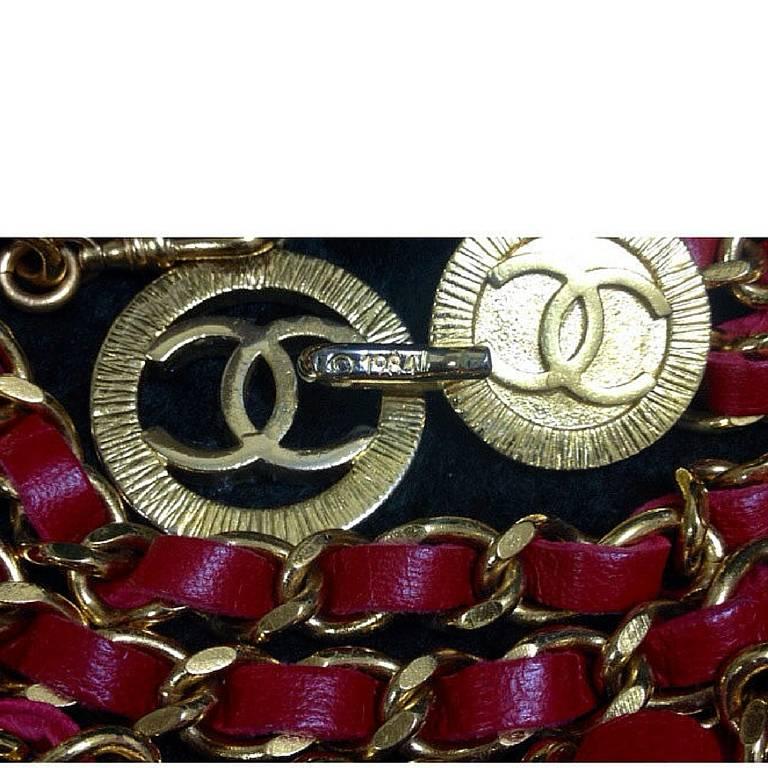 Women's Mint. 80's Vintage CHANEL red leather chain belt with golden CC charms. 