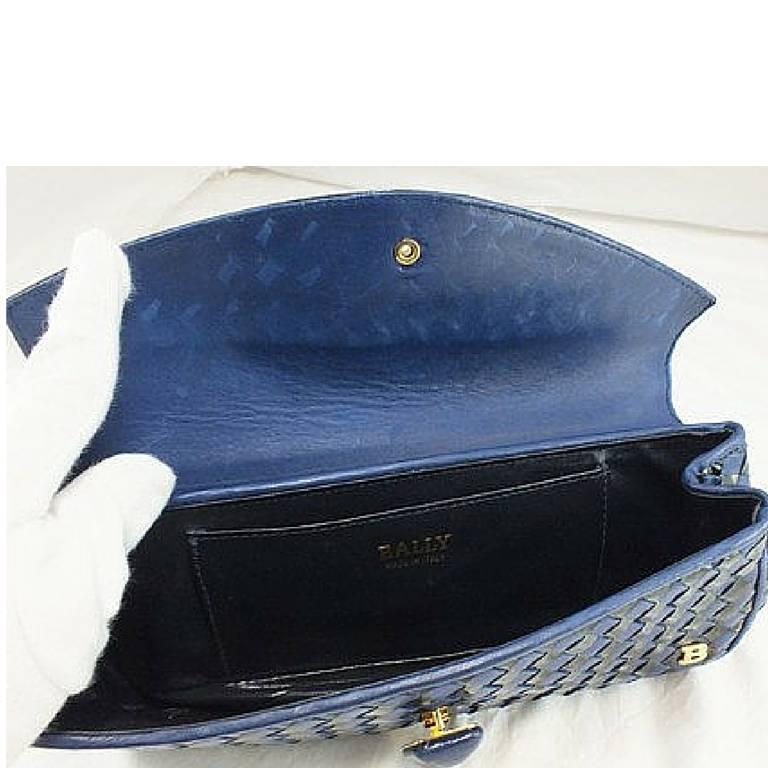 Vintage Bally black and blue enamel intrecciato design leather clutch purse For Sale 3