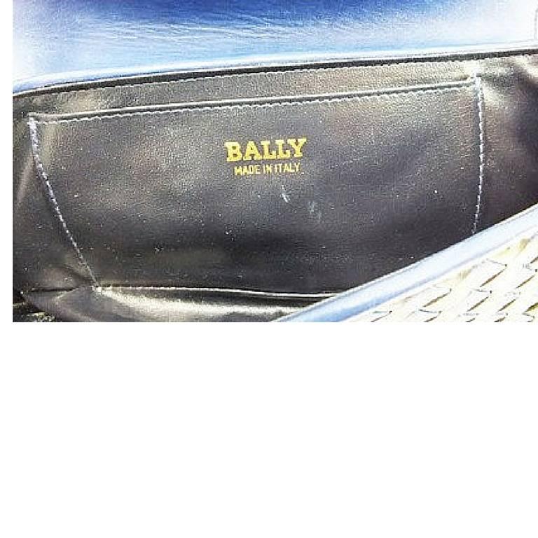 Vintage Bally black and blue enamel intrecciato design leather clutch purse For Sale 2