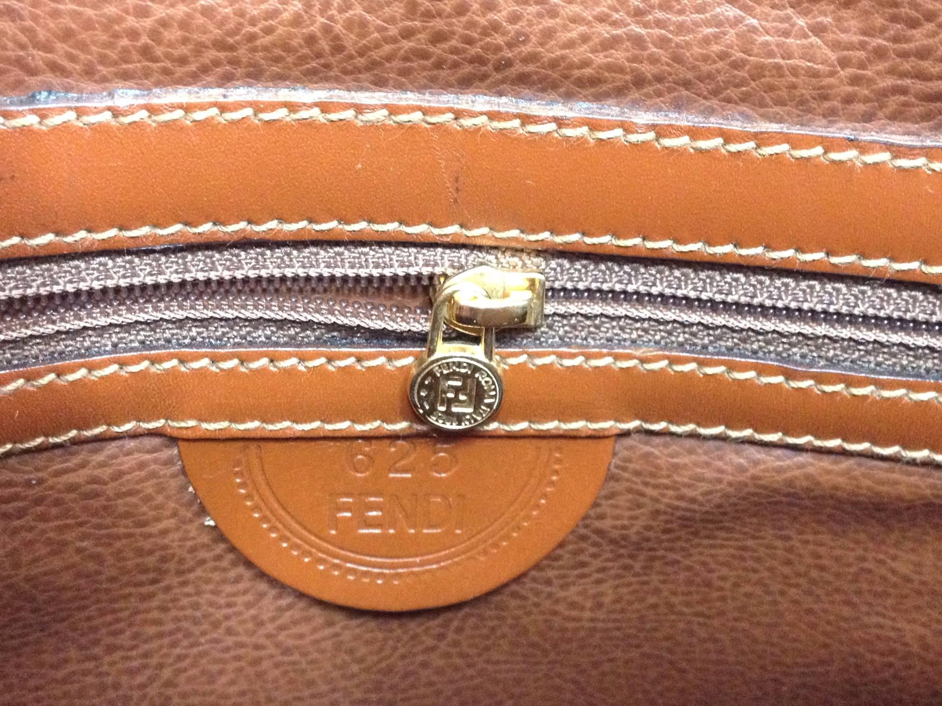 Women's or Men's Vintage FENDI brown epi leather messenger bag, shoulder purse with iconic logo For Sale