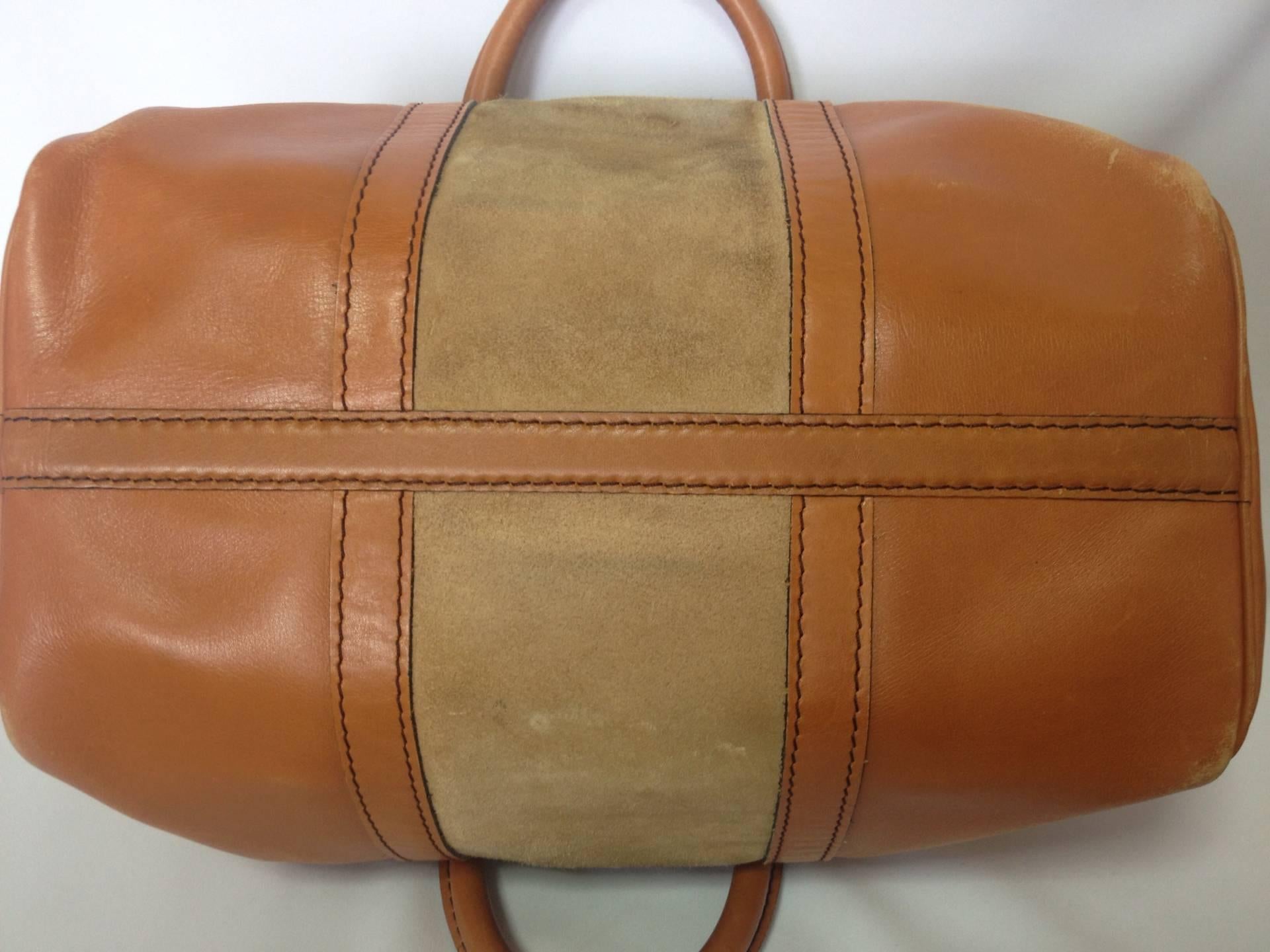 1970s Christian Dior Bagages camel brown mini duffle purse. Unisex bag In Good Condition In Kashiwa, Chiba