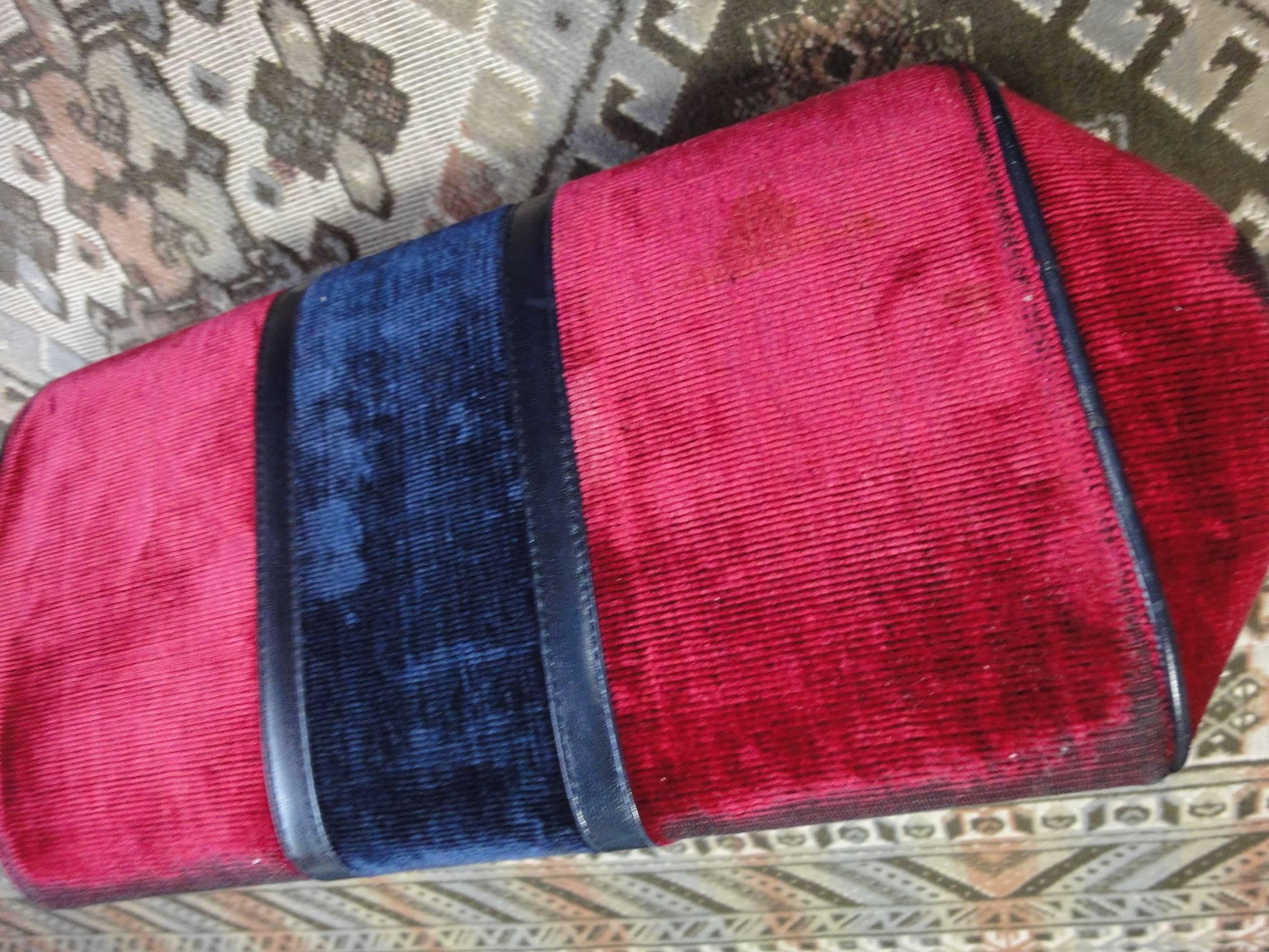 70's, 80's vintage Roberta di Camerino red and navy velvet doctor handbag 2