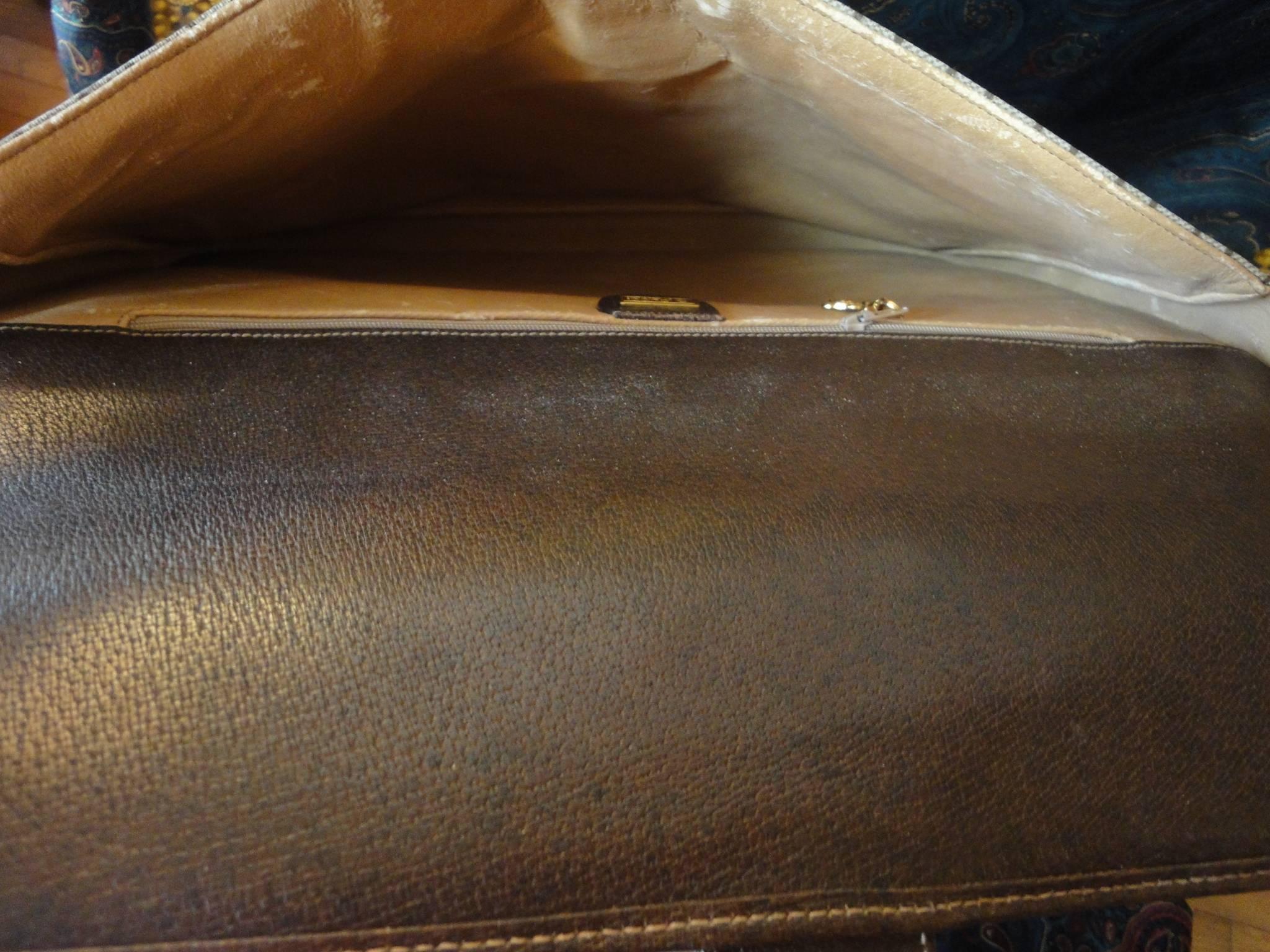 Women's or Men's Vintage Gucci monogram large portfolio purse, document case with brown leather