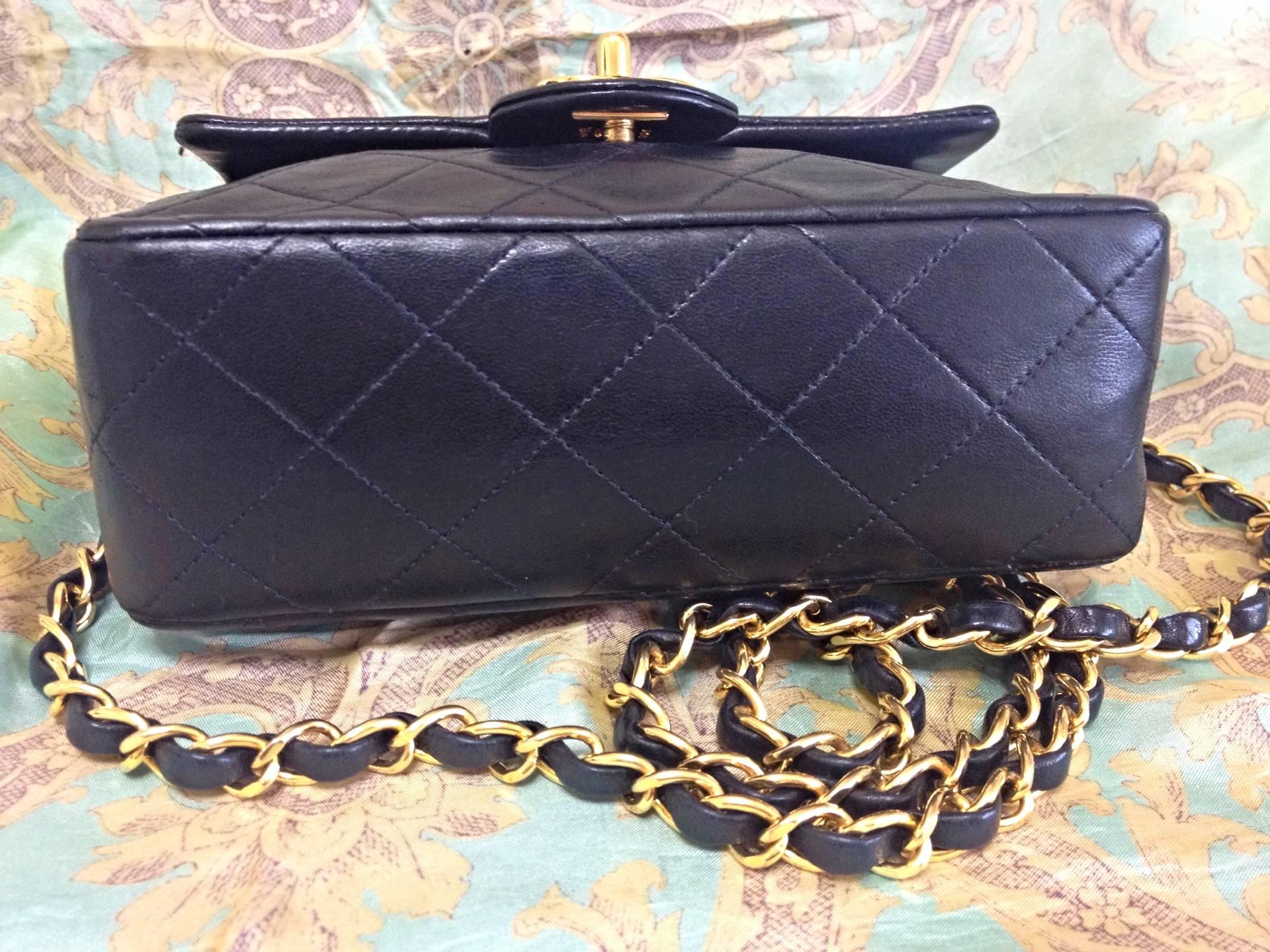 Vintage CHANEL black lamb leather flap chain shoulder bag, classic 2.55 mini bag 2