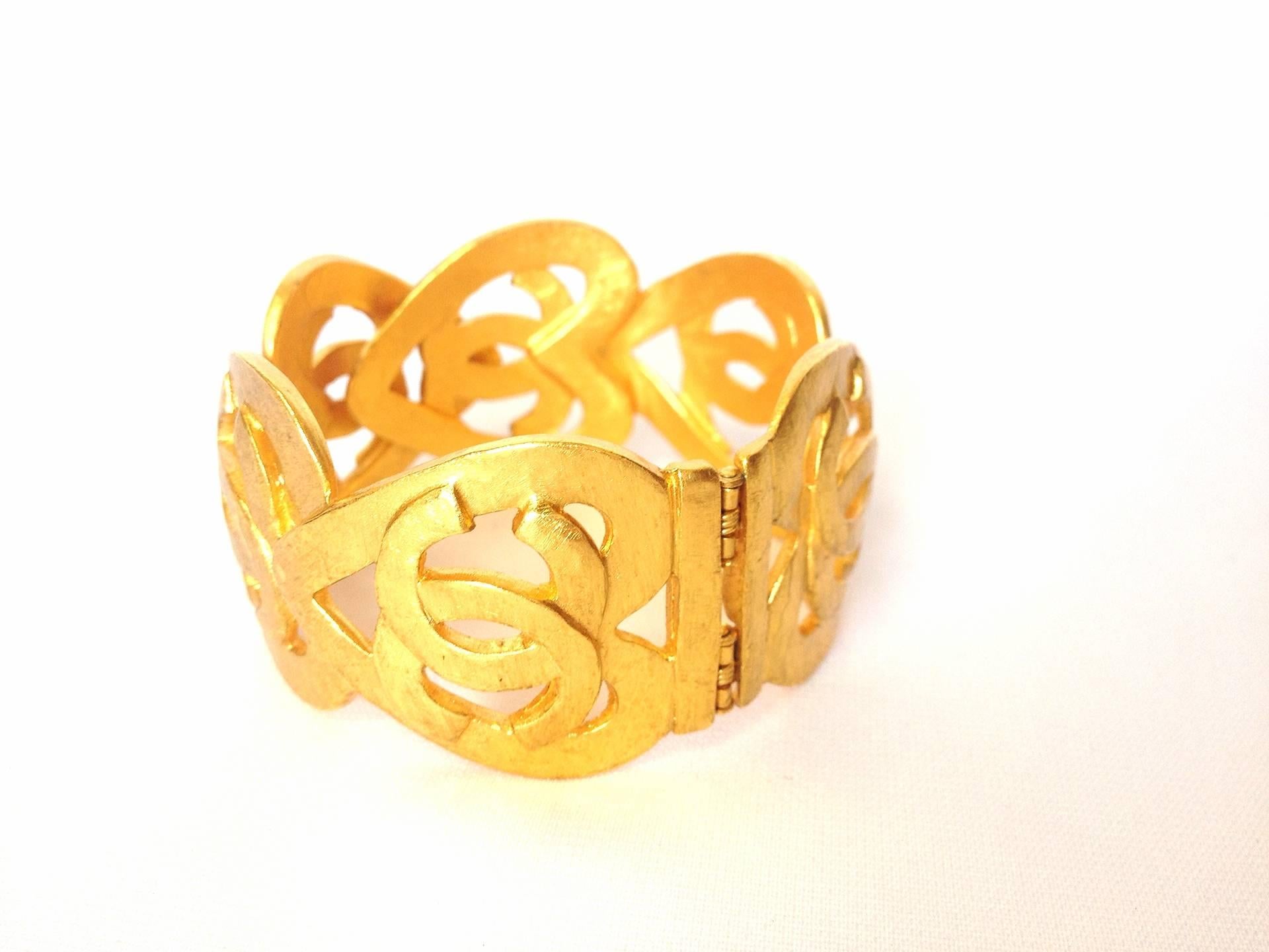Women's 1995 Vintage CHANEL rare heart shape with CC mark rayred design bangle, bracelet For Sale