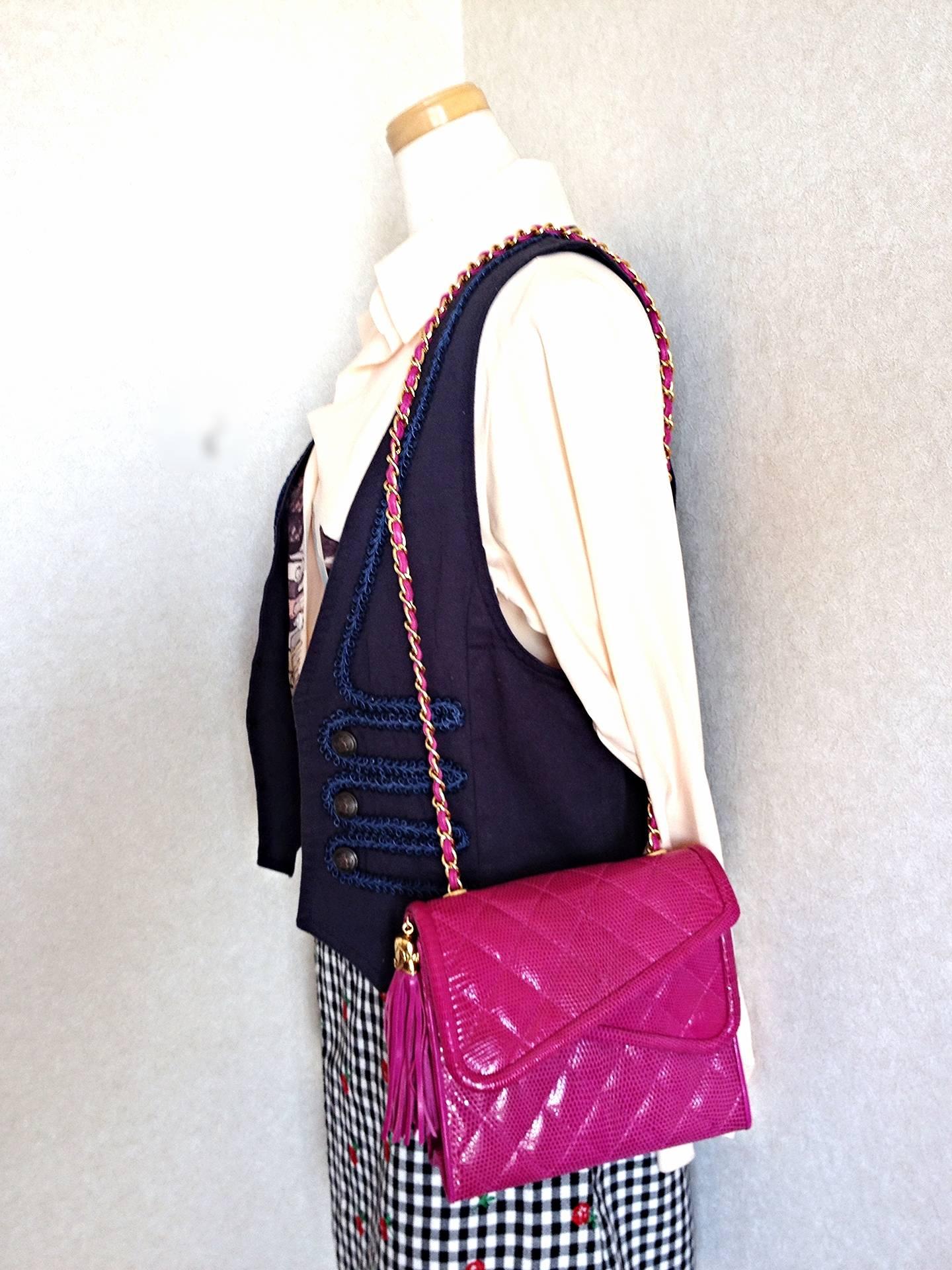 MINT. Vintage CHANEL hot pink genuine lizard double envelop style shoulder bag 3