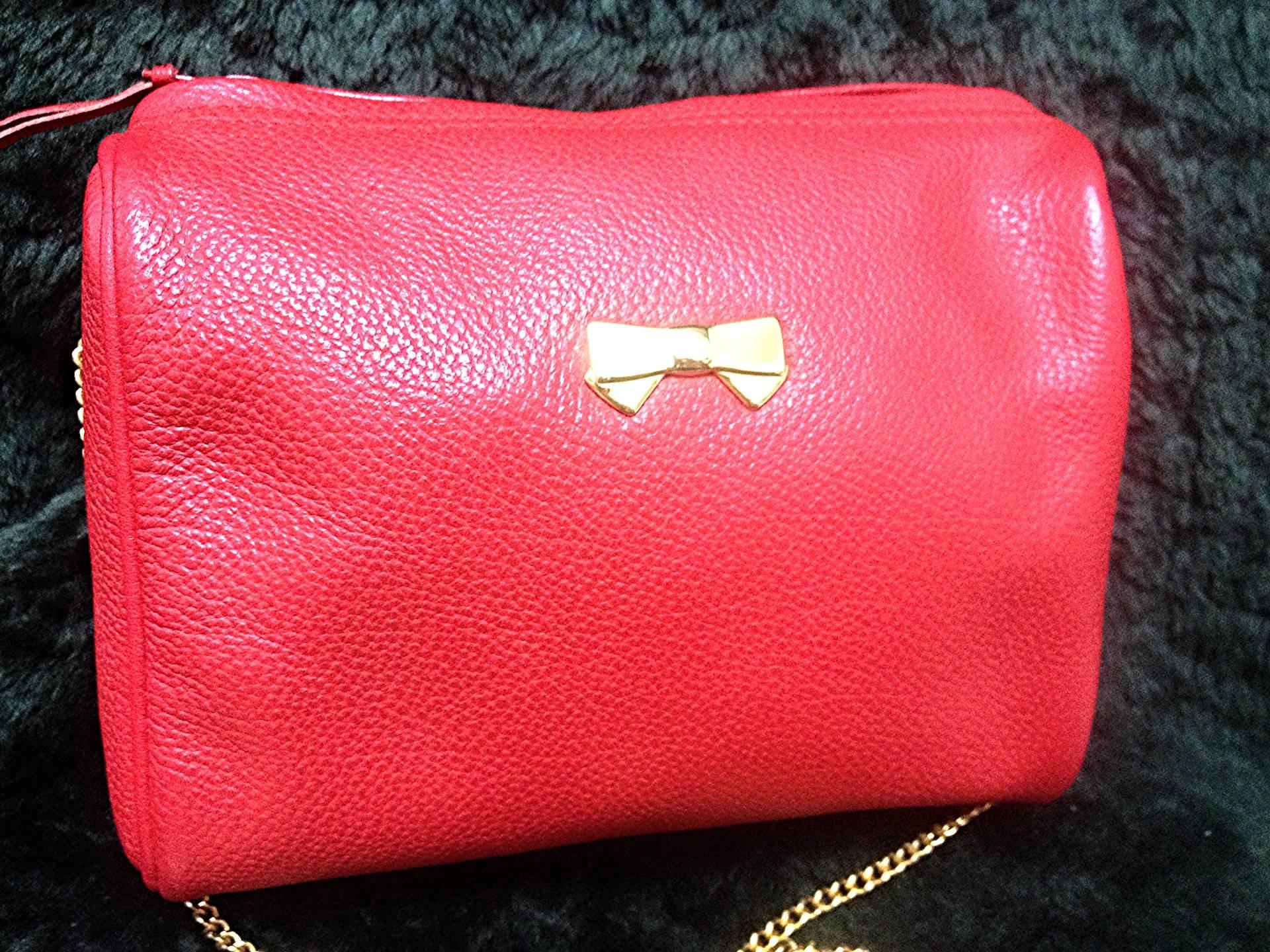 Vintage Nina Ricci red leather mini pouch purse with golden chain shoulder strap In Excellent Condition In Kashiwa, Chiba