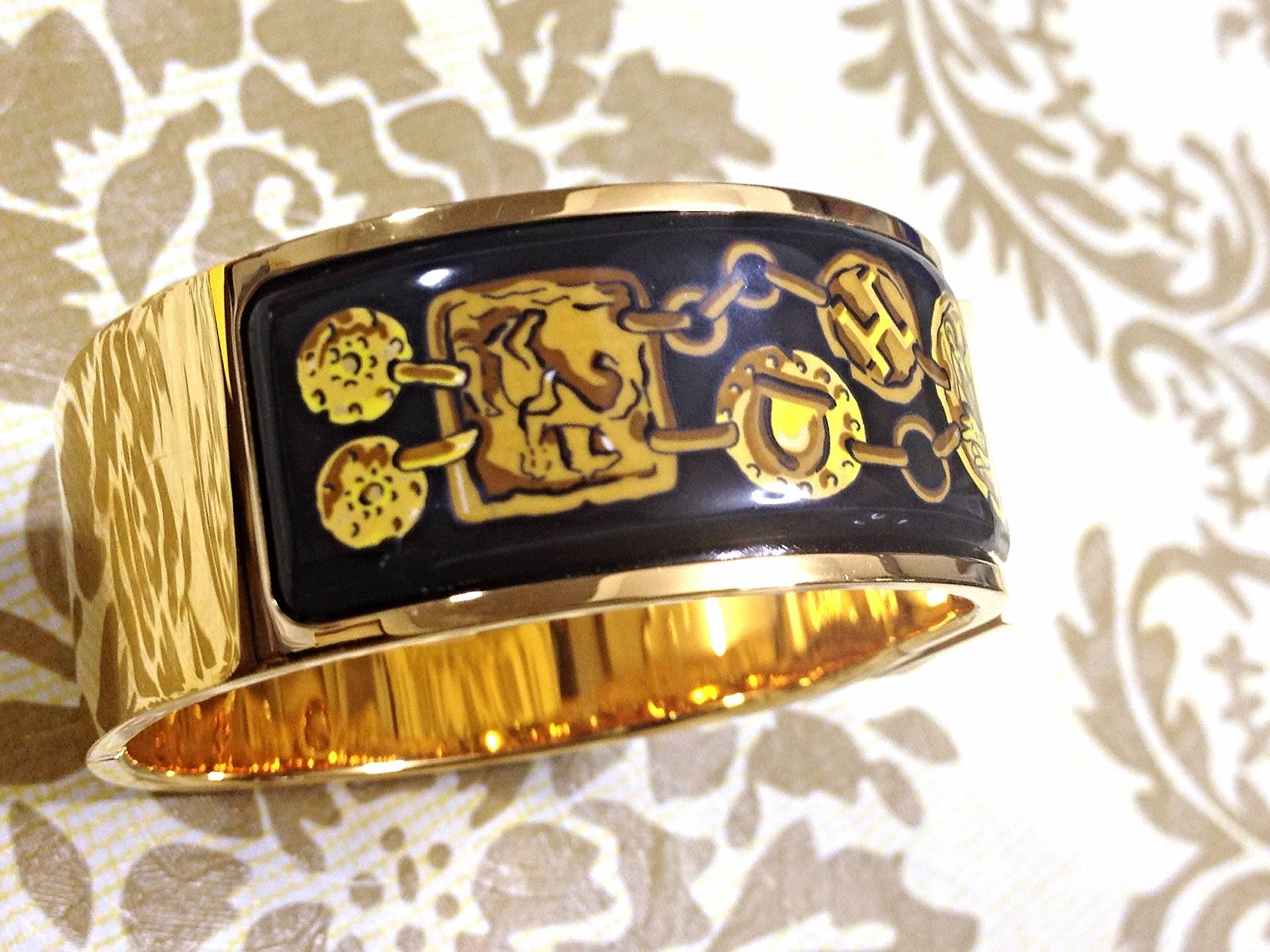 Vintage Hermes round shape cloisonne enamel golden click and clack Flacon bangle 3