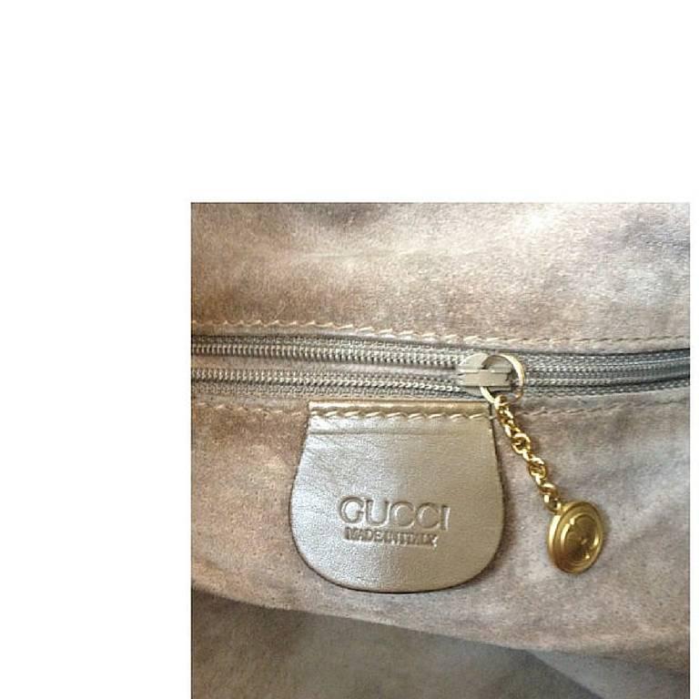 Vintage Gucci genuine brown suede large hobo bucket shoulder bag, horsebit motif For Sale 2