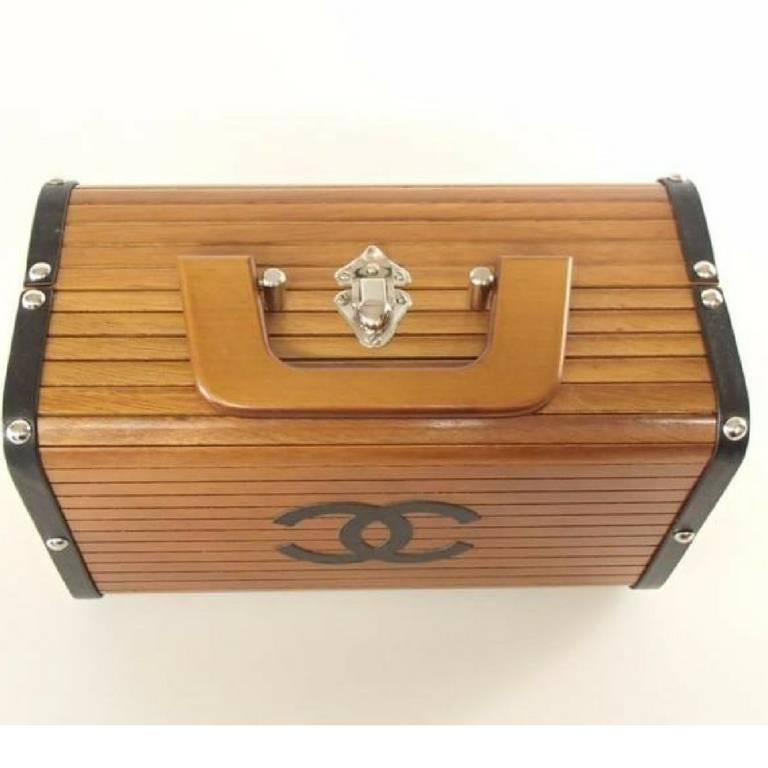 Brown MINT! 90s Vintage CHANEL genuine wood handbag, mini trunk case with black cc mar