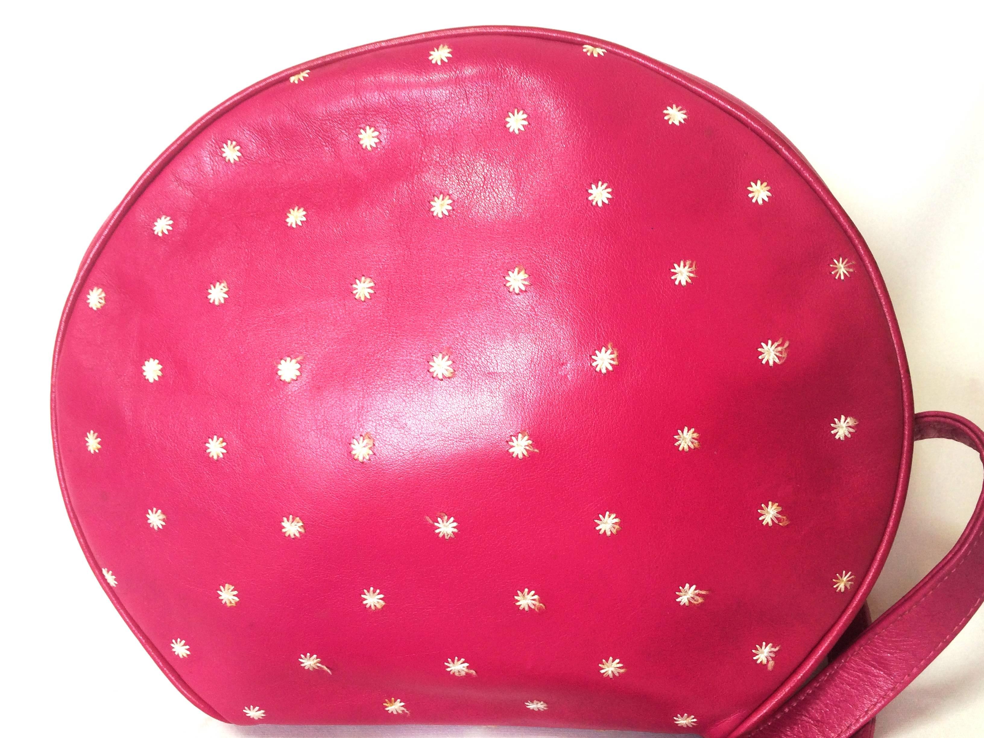 Women's Vintage Valentino Garavani pink  round shape shoulder bag with white emboroidery For Sale