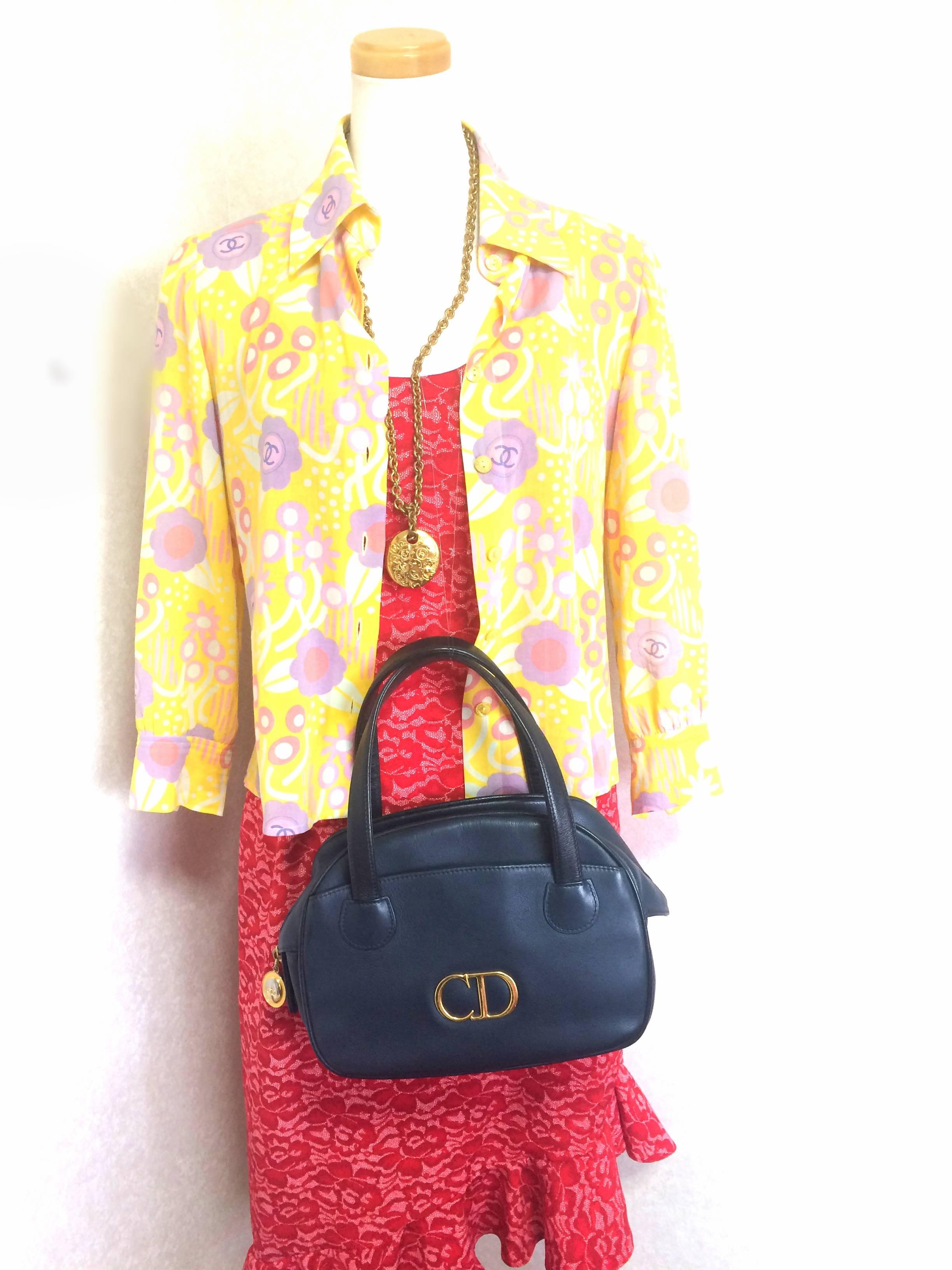 Vintage Christian Dior navy bolide style handbag with golden large CD logo motif 5