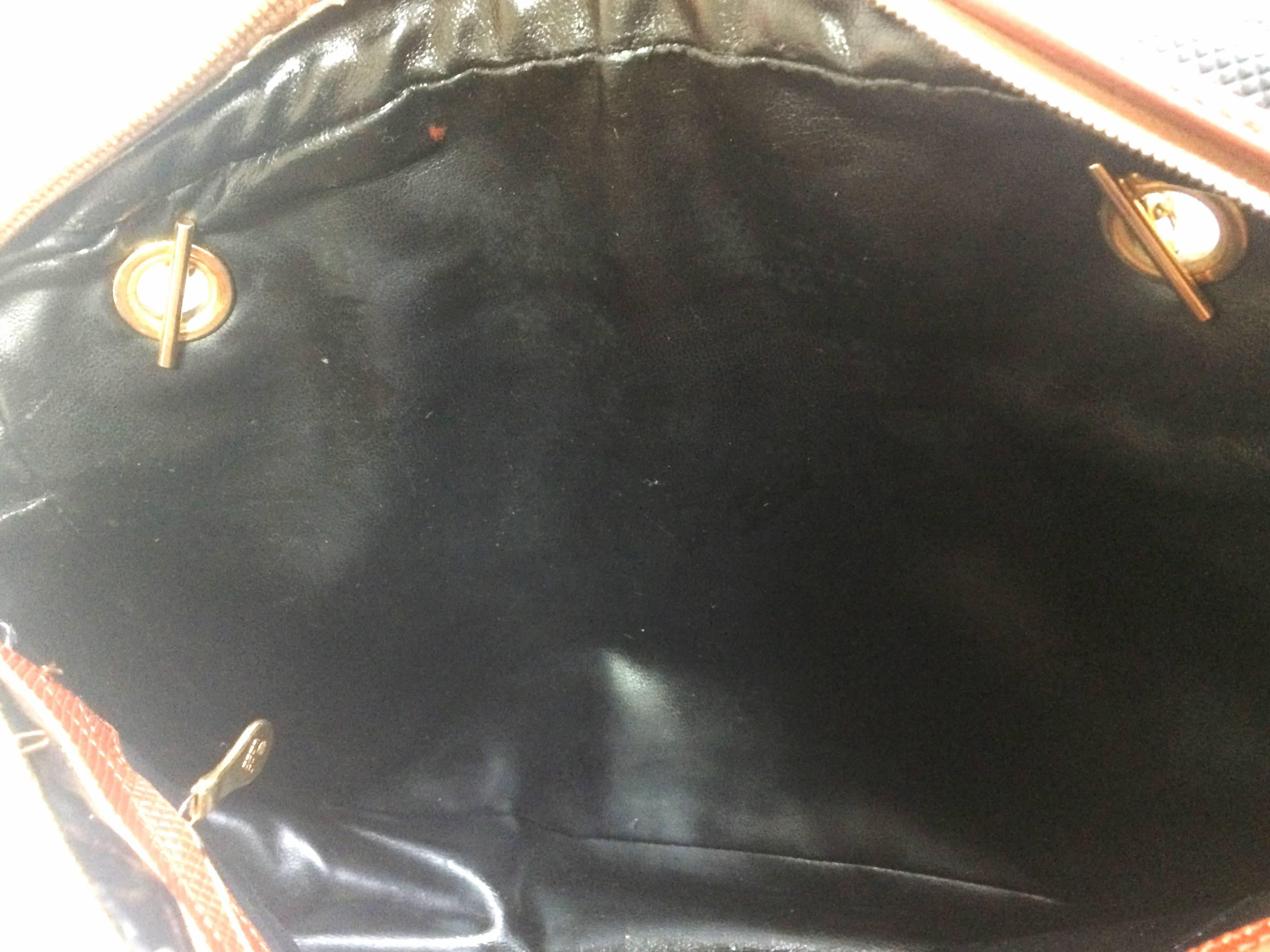 Vintage Bottega Veneta classic black shoulder bag with long brown intrecciato For Sale 1