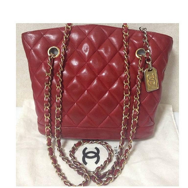 Vintage CHANEL lipstick red lamb leather trapezoid shape tote bag with cc motif. 2