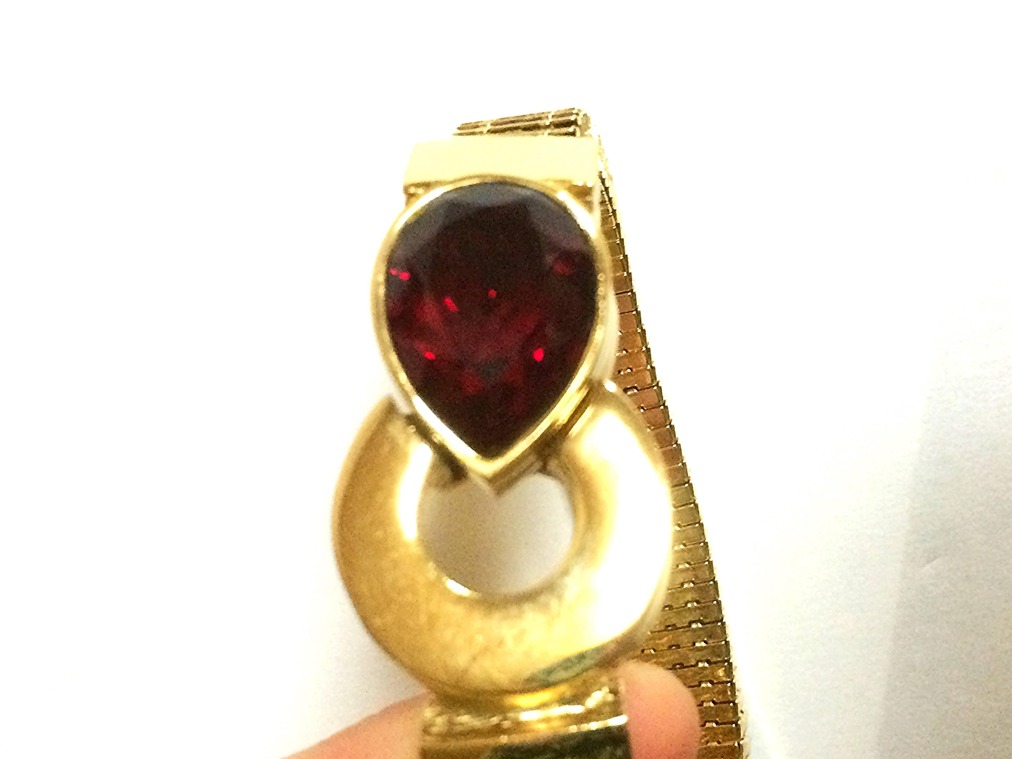 MINT. Vintage Givenchy golden flat chain bracelet with red Swarovski teardrop. 4