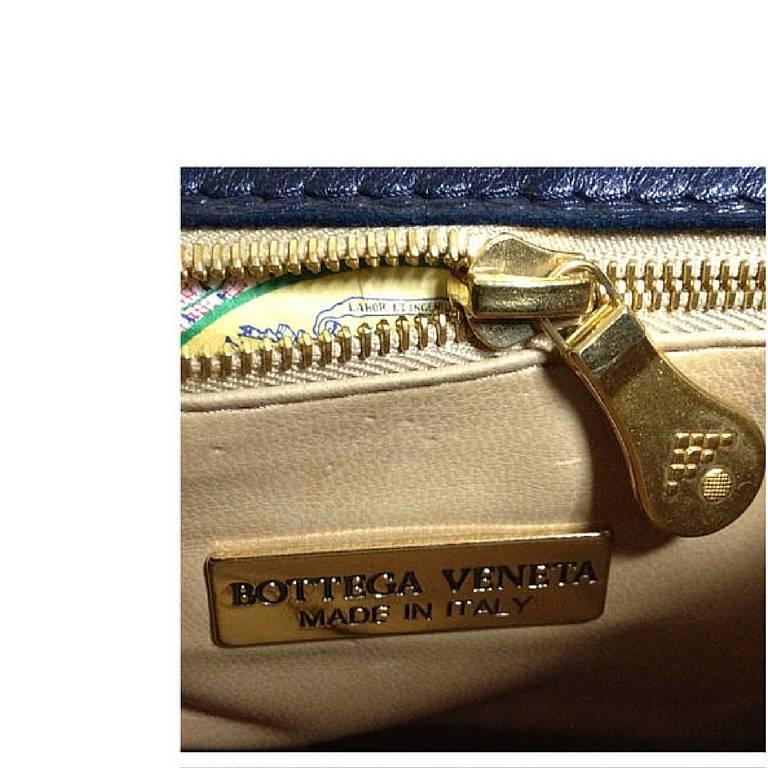 MINT. Vintage Bottega Veneta intrecciato pearl navy woven lambskin ...