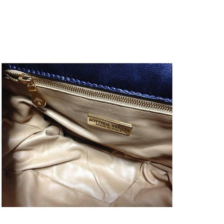 MINT. Vintage Bottega Veneta intrecciato pearl navy woven lambskin handbag. 5