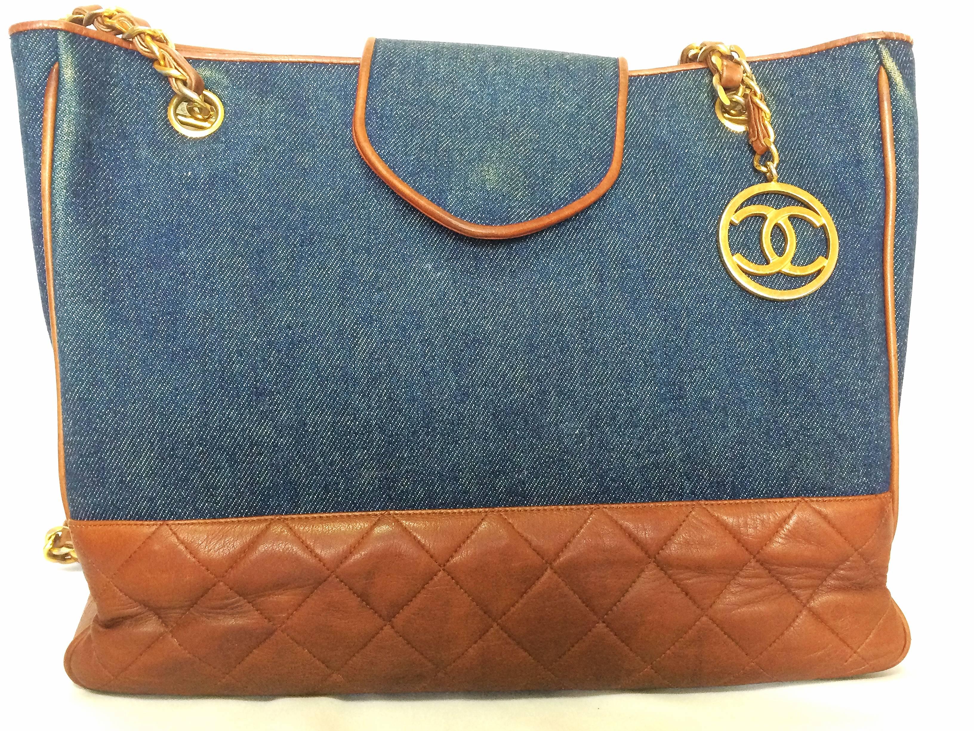 Vintage CHANEL blue jean denim and brown leather combi shoulder tote bag with cc For Sale 2