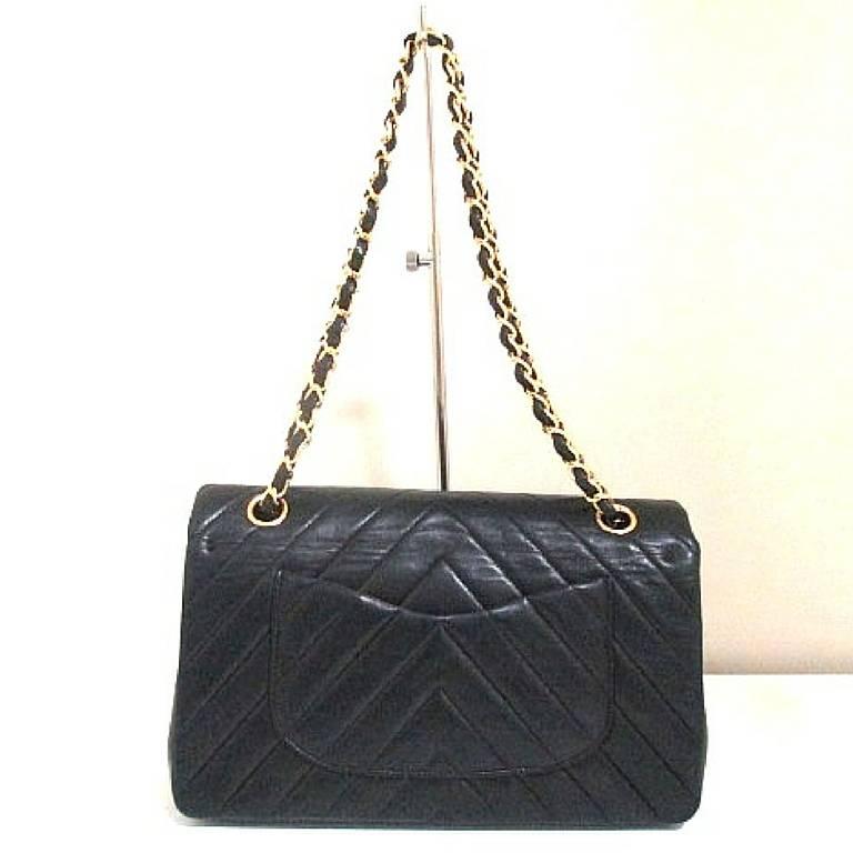 Vintage CHANEL classic double flap 2.55 chain shoulder bag with chevron stitch.  In Excellent Condition In Kashiwa, Chiba