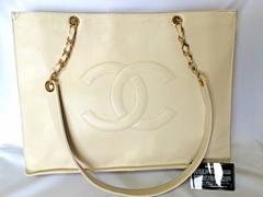 Vintage CHANEL ivory white caviar large tote bag, shopper bag with chains.