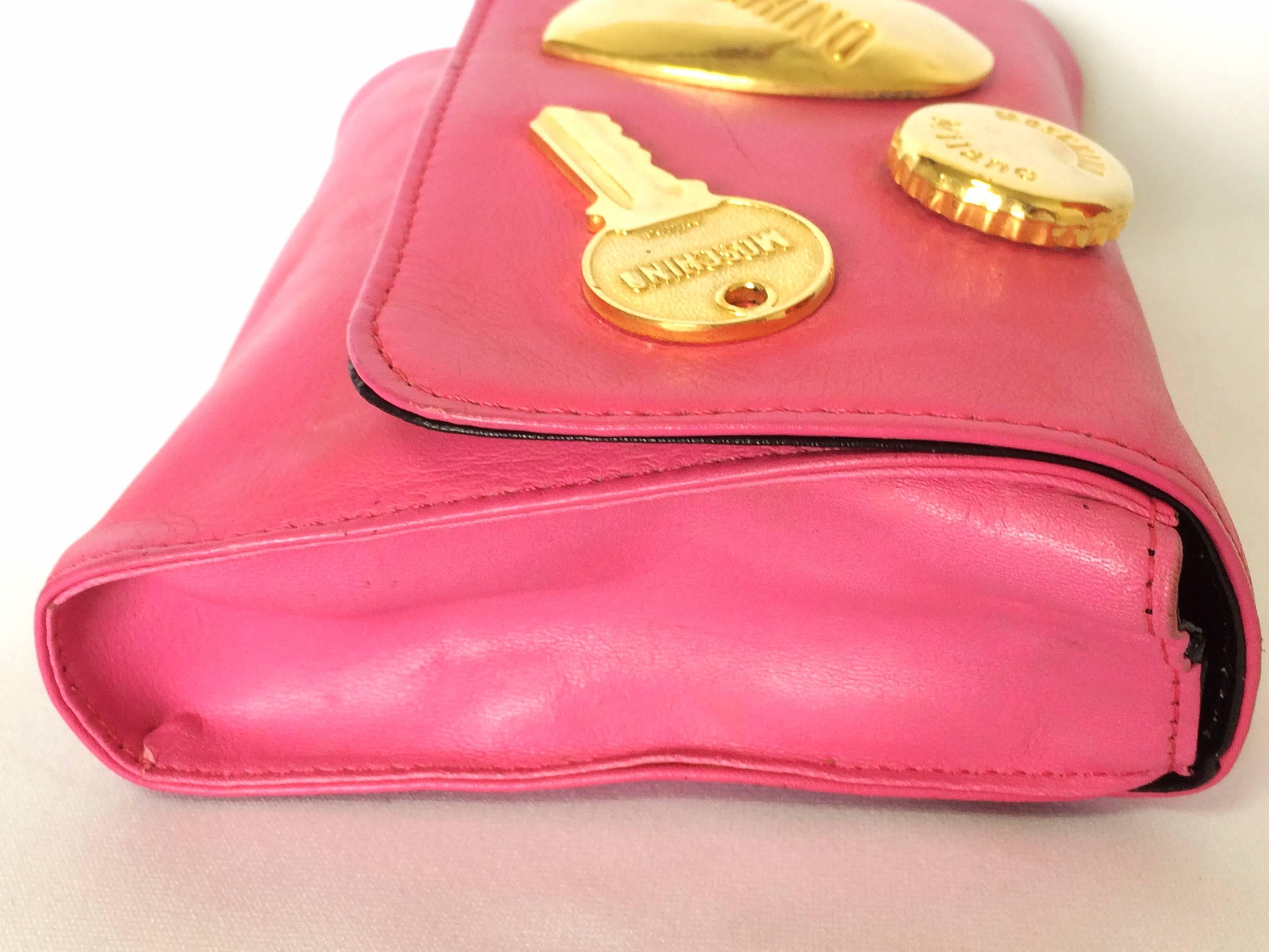 Women's Vintage MOSCHINO pink leather waist purse, fanny bag, clutch, pouch with motifs  For Sale
