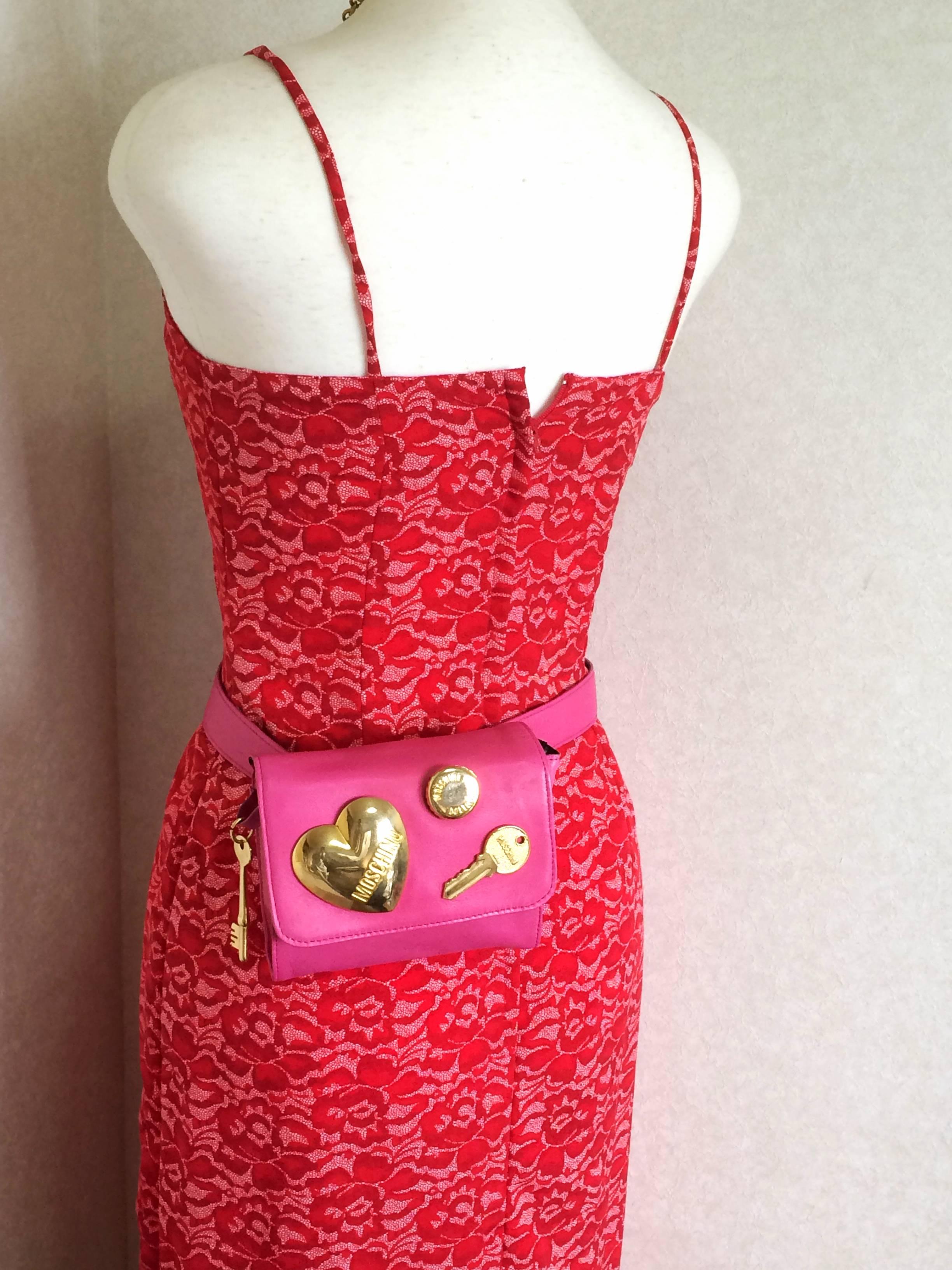 Vintage MOSCHINO pink leather waist purse, fanny bag, clutch, pouch with motifs  For Sale 5