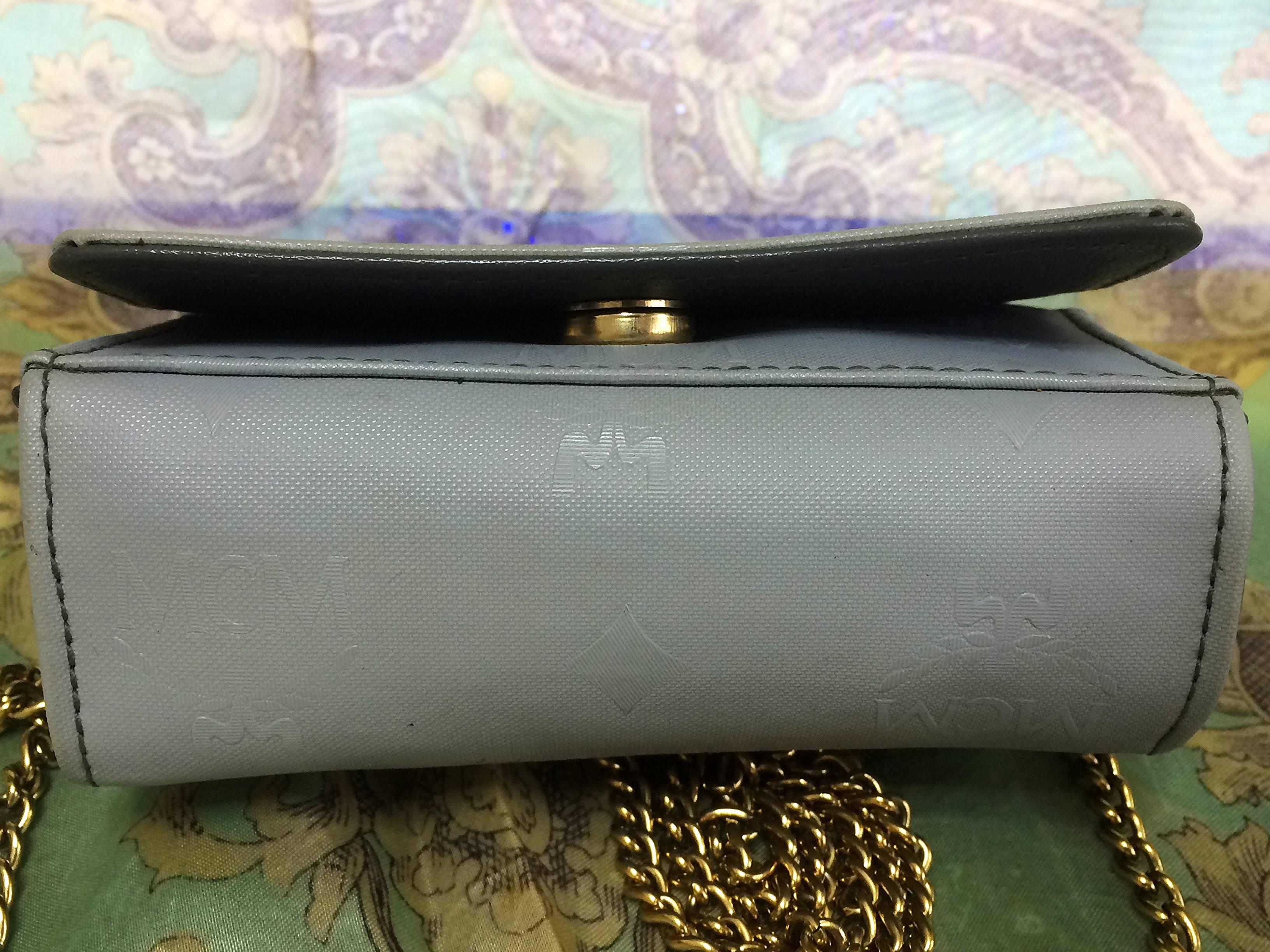 Vintage MCM light grey monogram and purple interior mini clutch shoulder bag. In Good Condition For Sale In Kashiwa, Chiba