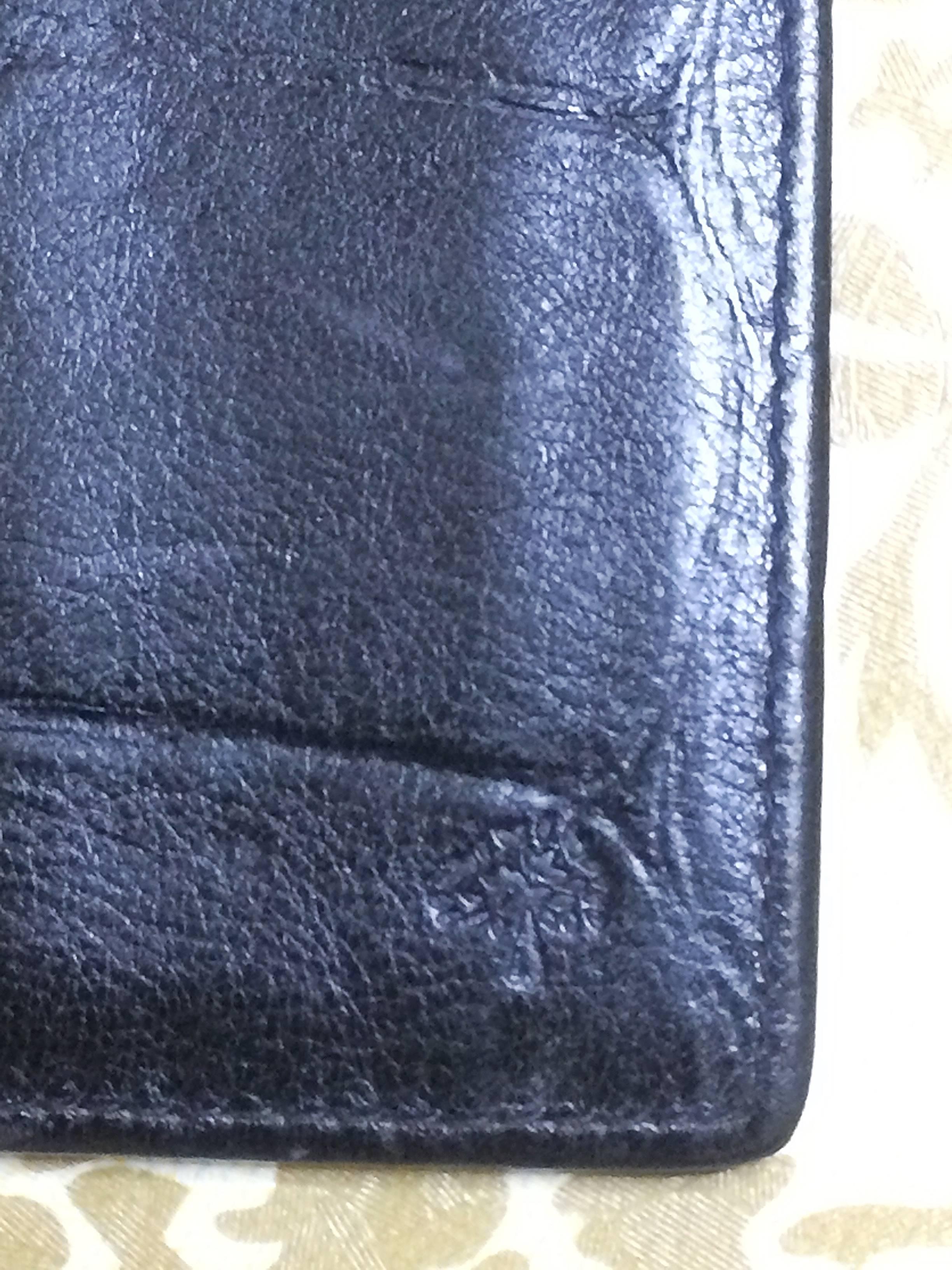 Vintage Mulberry croc embossed black leather card case, bill case with gold logo In Excellent Condition For Sale In Kashiwa, Chiba