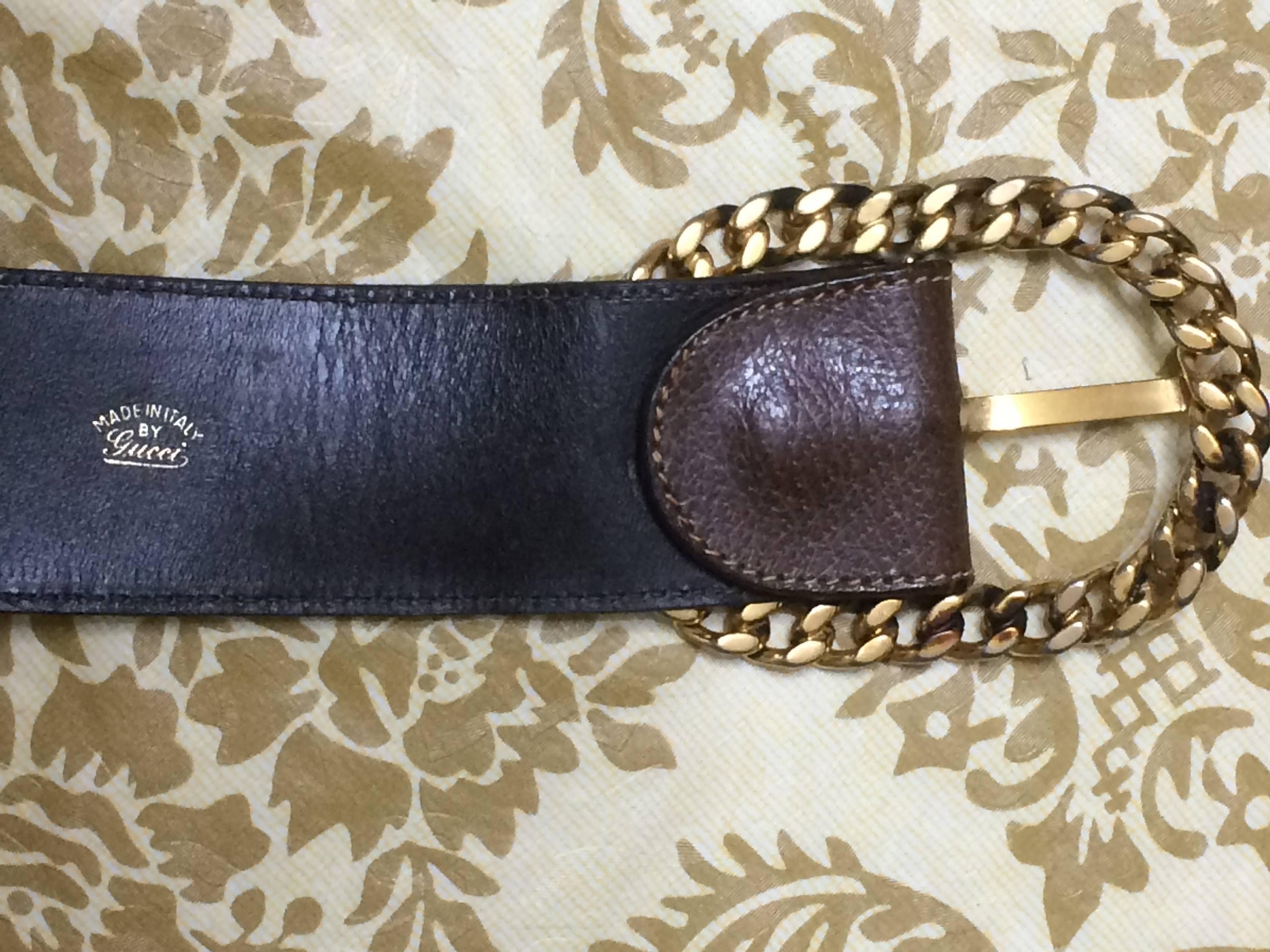 Vintage Gucci dark brown leather belt with detachable golden chain buckle.  In Good Condition For Sale In Kashiwa, Chiba
