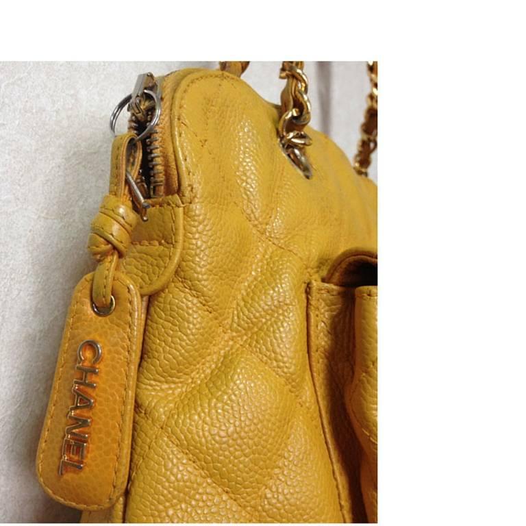 Vintage Chanel yellow caviar leather chain shoulder tote bag with golden CC. For Sale 2