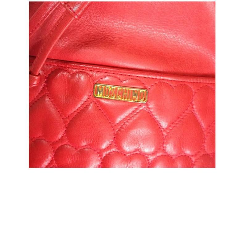 Vintage MOSCHINO red heart shape quilted lambskin shoulder hobo bucket purse In Good Condition In Kashiwa, Chiba