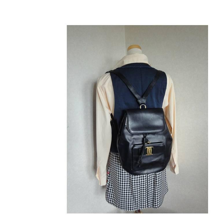 Black Vintage Salvatore Ferragamo black calf leather backpack from vara collection.