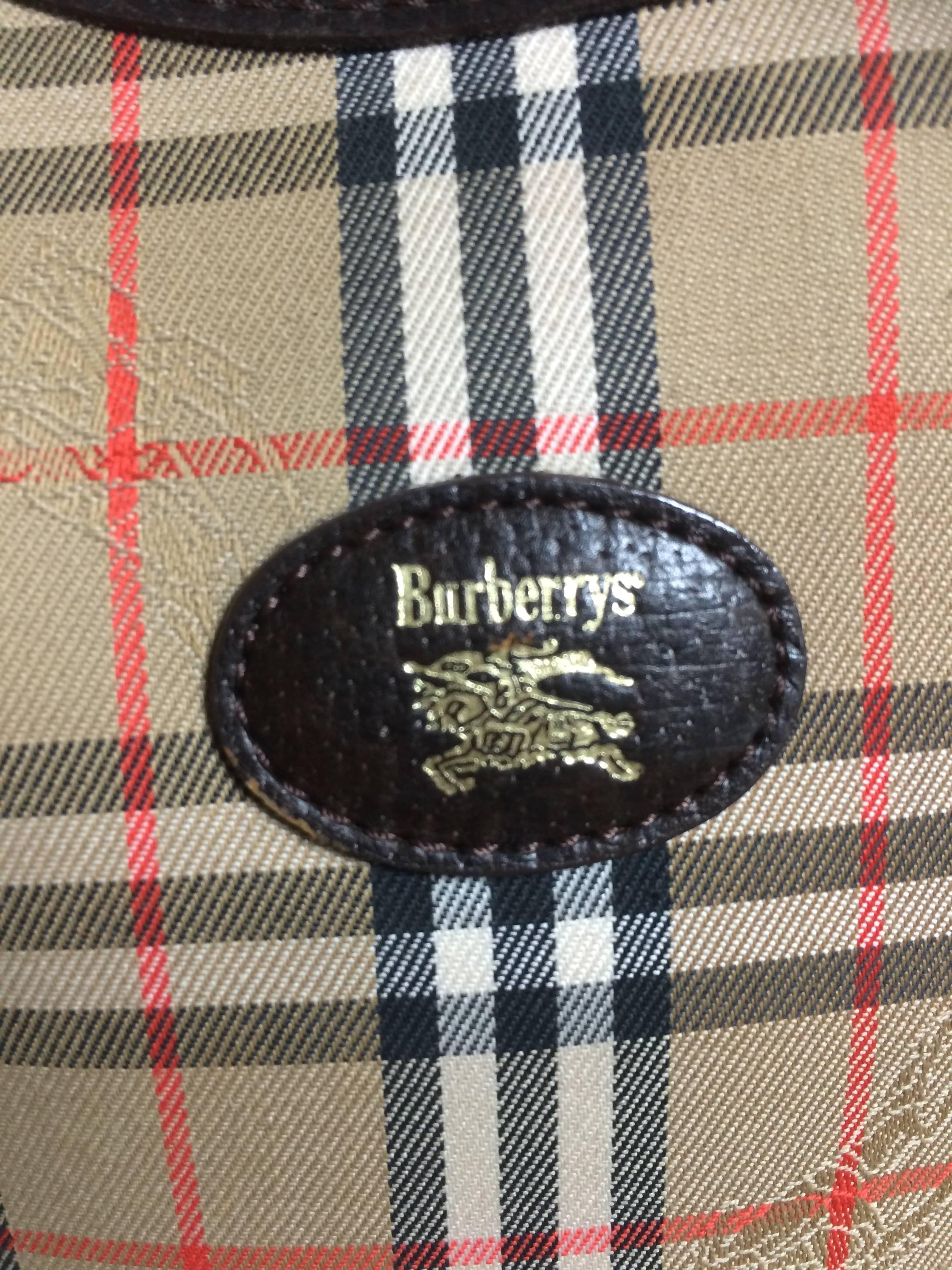 1980s. Vintage Burberry classic brown nova check hobo bucket shoulder bag. 2