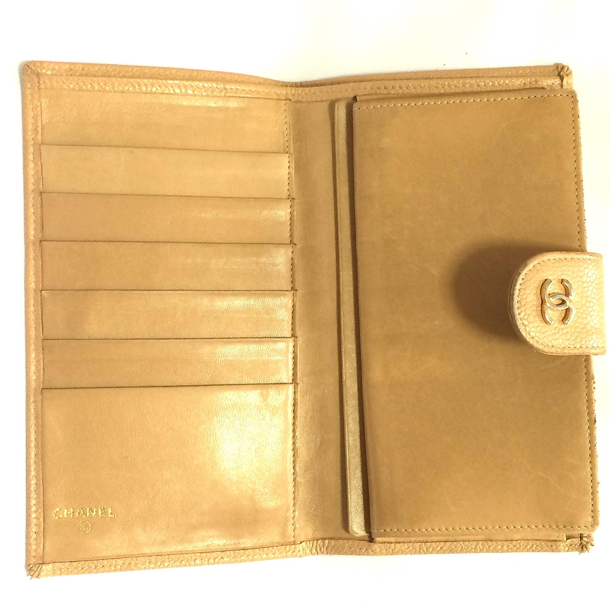 chanel beige wallet