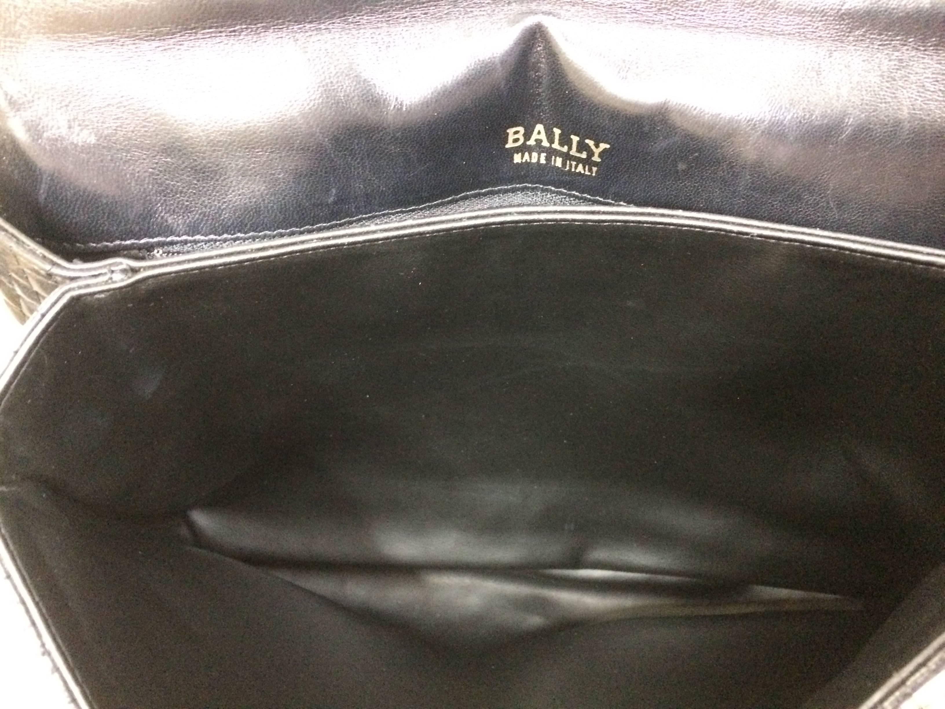 Vintage Bally classic black quilted leather shoulder bag with golden chain strap 1