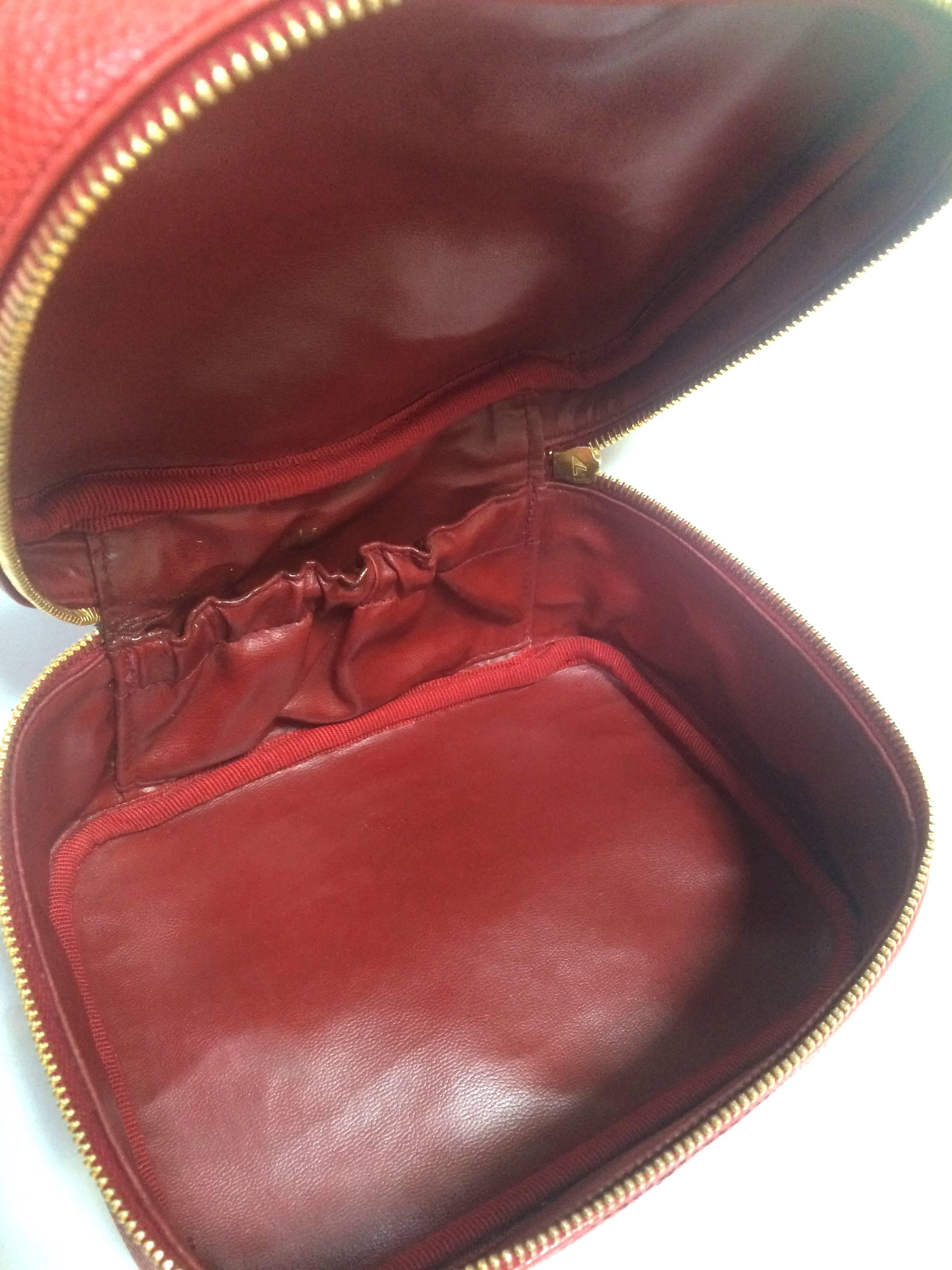 Vintage CHANEL lipstick red caviar cosmetic and toiletry pouch. Classic. 2