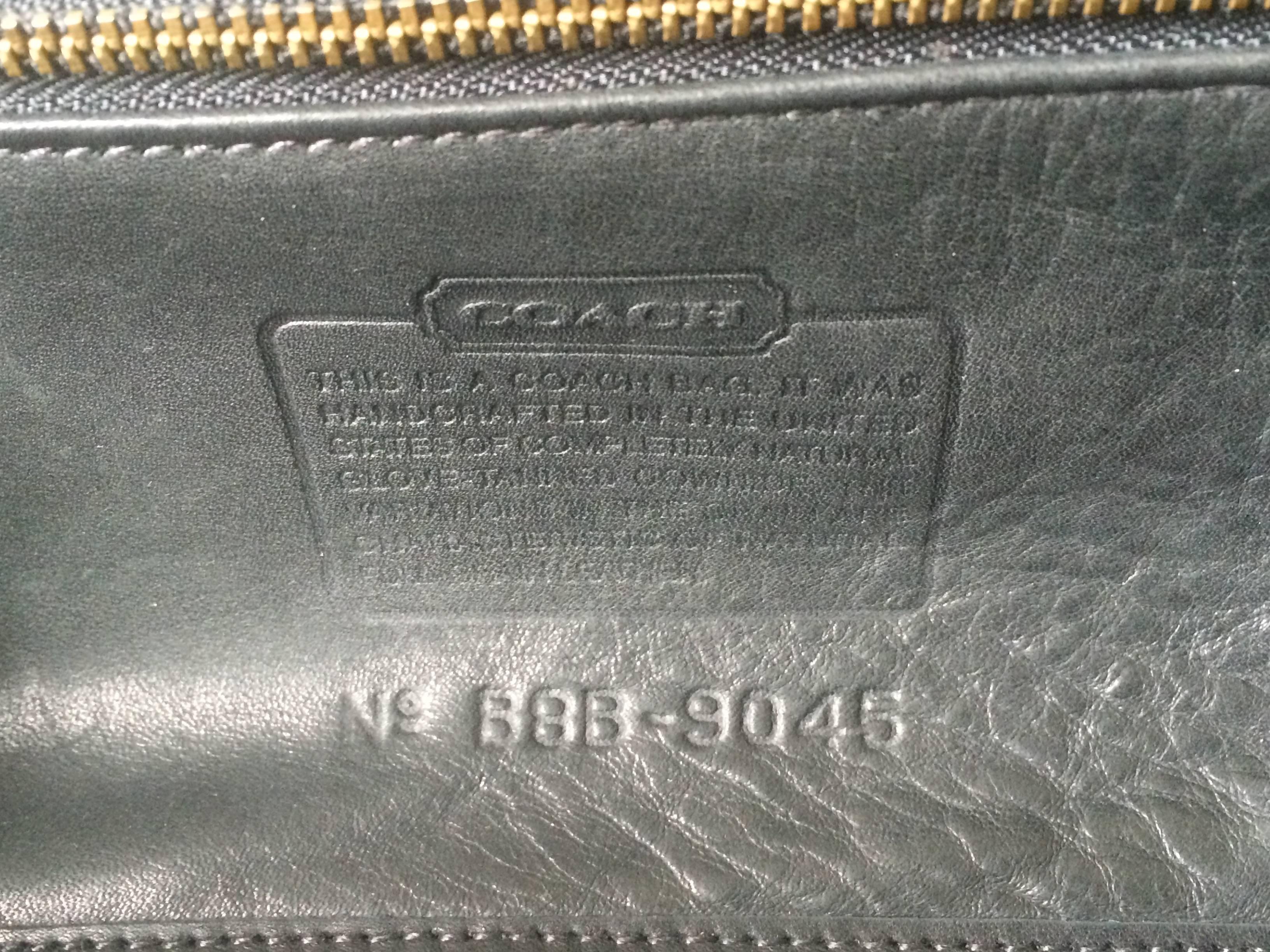Women's 80's Vintage COACH dark brown leather shoulder bag, handbag in unique drum shape For Sale