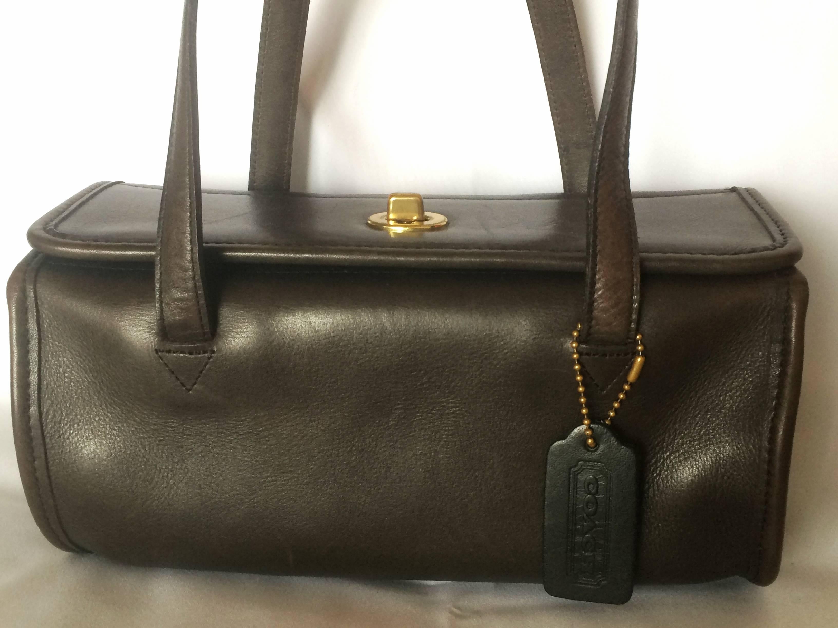 80's Vintage COACH dark brown leather shoulder bag, handbag in unique drum shape For Sale 1