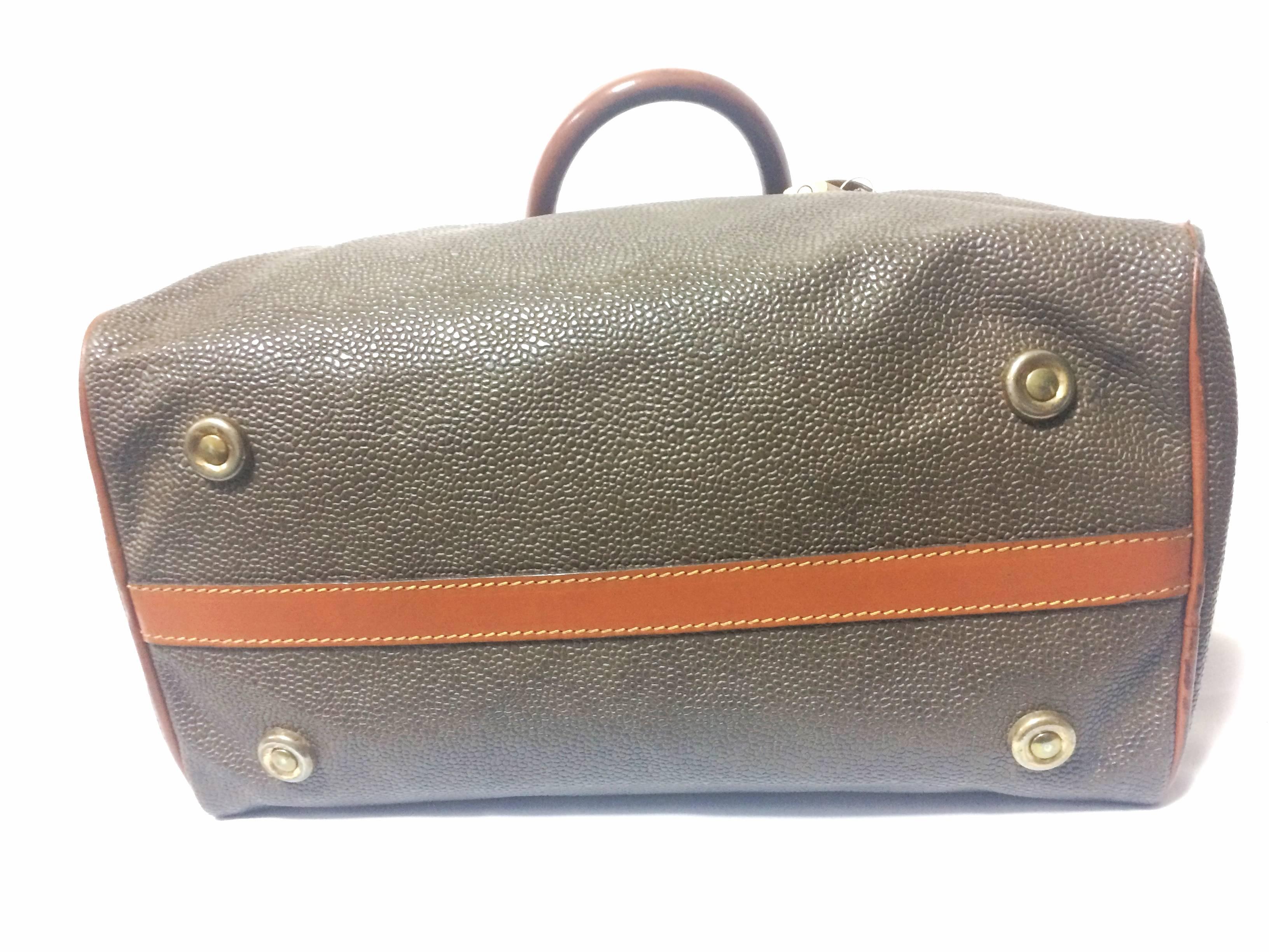 Black Vintage Mulberry khaki green scotchgrain duffle bag with brown leather trimmings For Sale