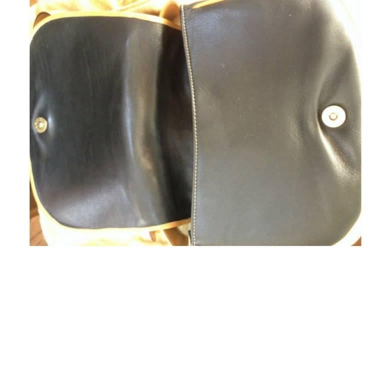 Vintage Celine black and brown genuine leather shoulder bag with logo embossed. In Good Condition In Kashiwa, Chiba