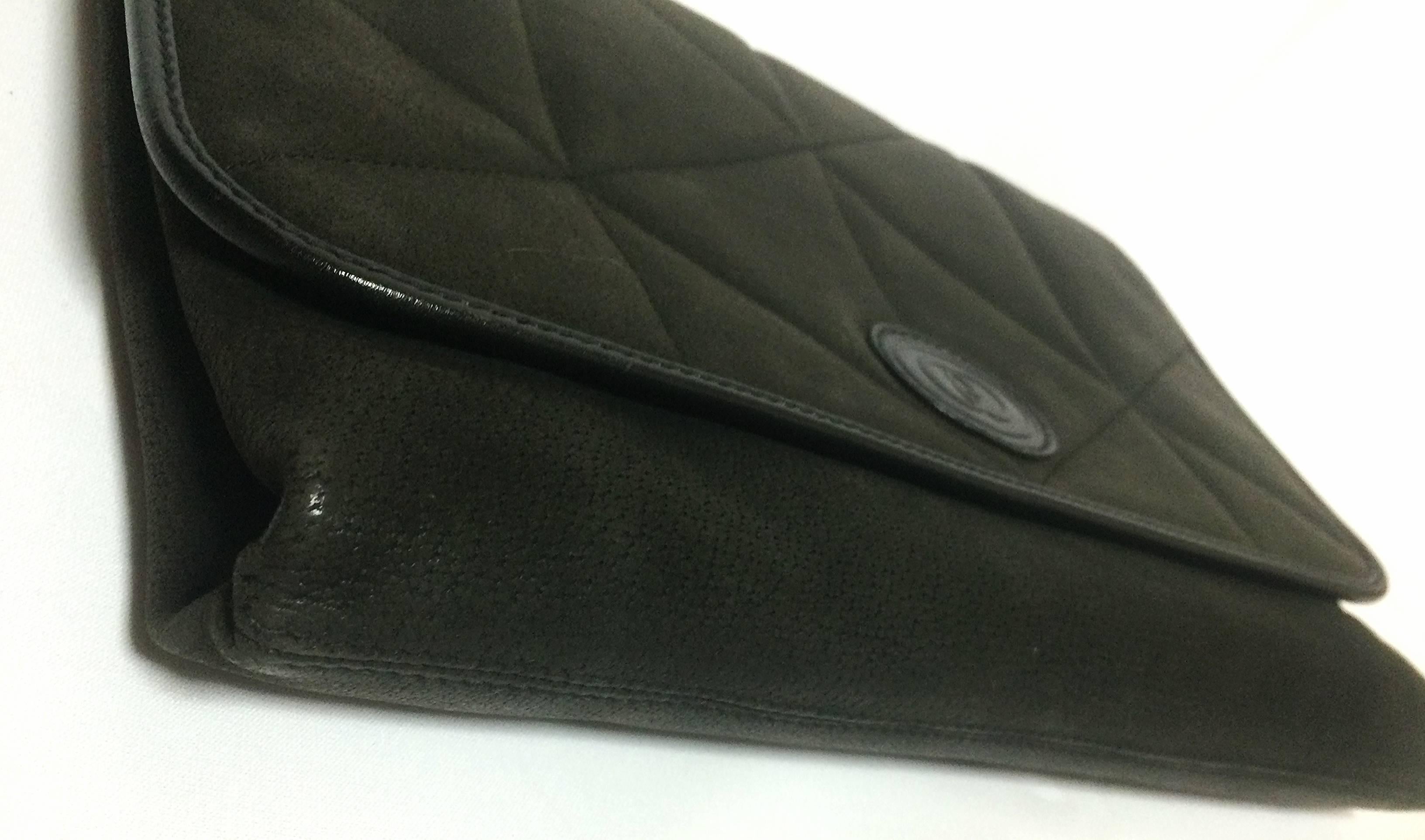 Vintage Gucci gray suede leather document clutch purse in geometric stitch. In Good Condition For Sale In Kashiwa, Chiba