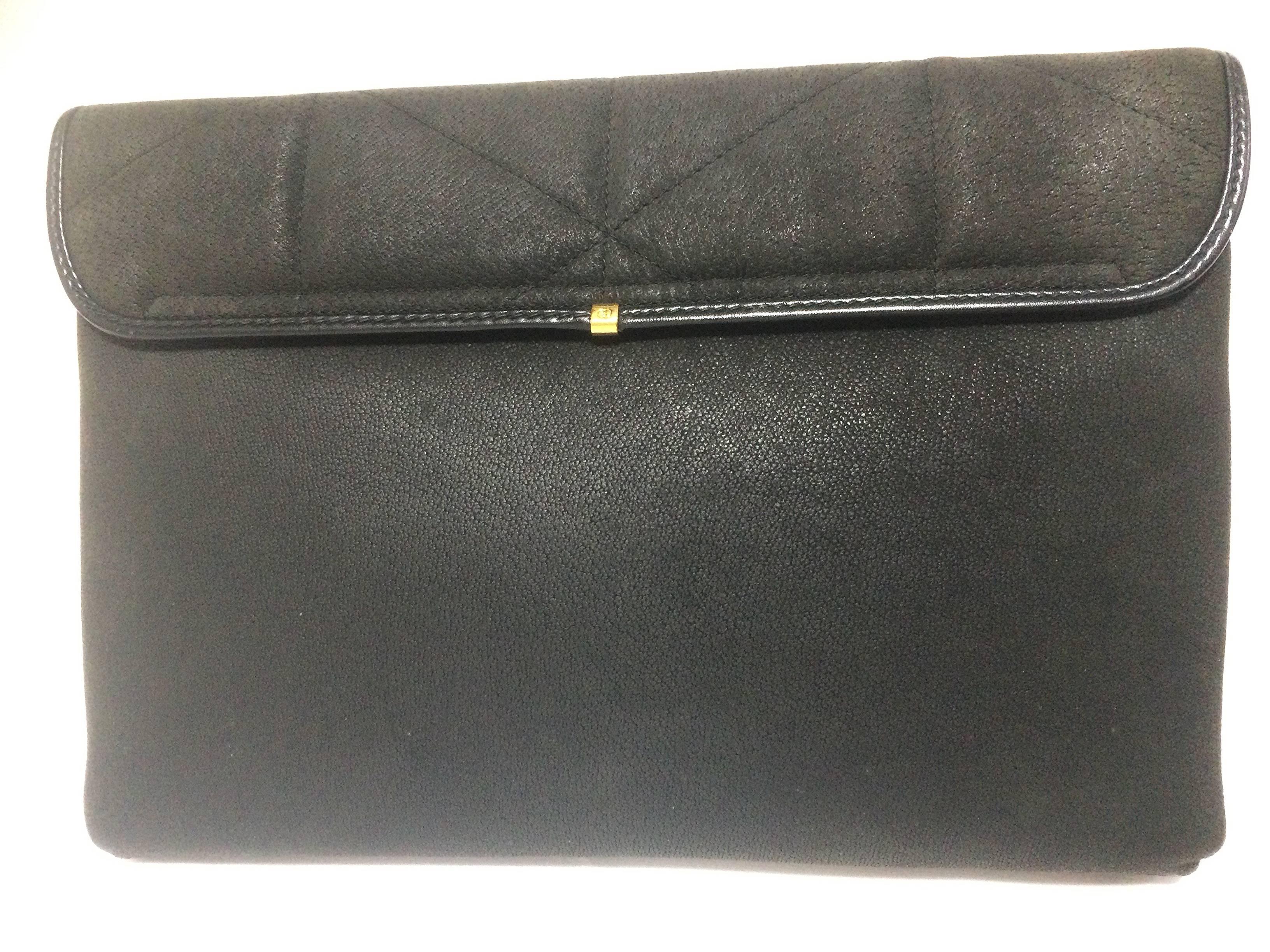 Black Vintage Gucci gray suede leather document clutch purse in geometric stitch. For Sale