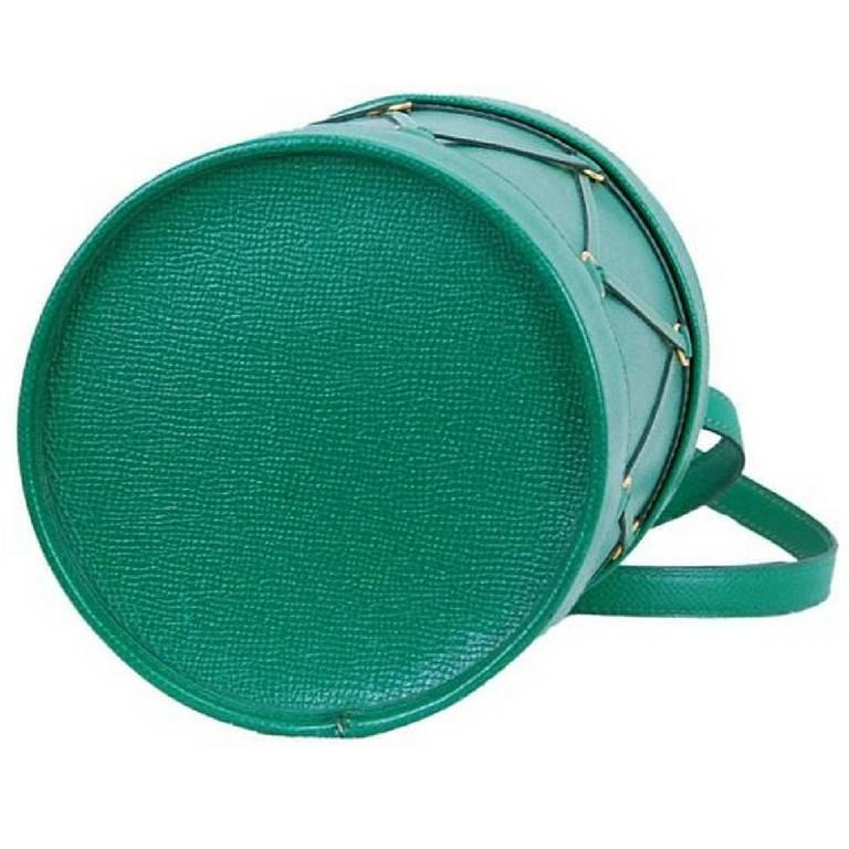Women's Vintage Hermes green Courchevel grained drum shape shoulder bag, fun purse. Rare For Sale