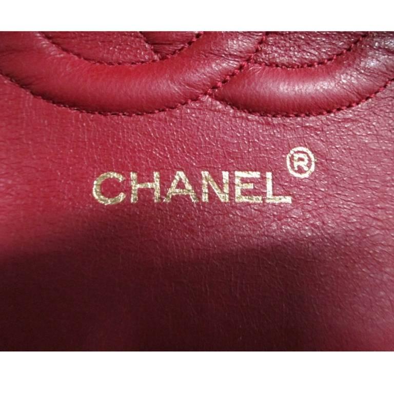 Vintage CHANEL red lambskin classic medium 2.55 double flap shoulder bag. For Sale 1