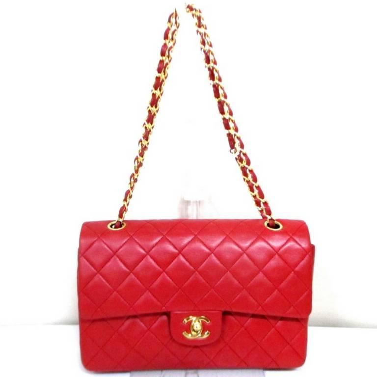 Vintage CHANEL red lambskin classic medium 2.55 double flap shoulder bag. For Sale 4