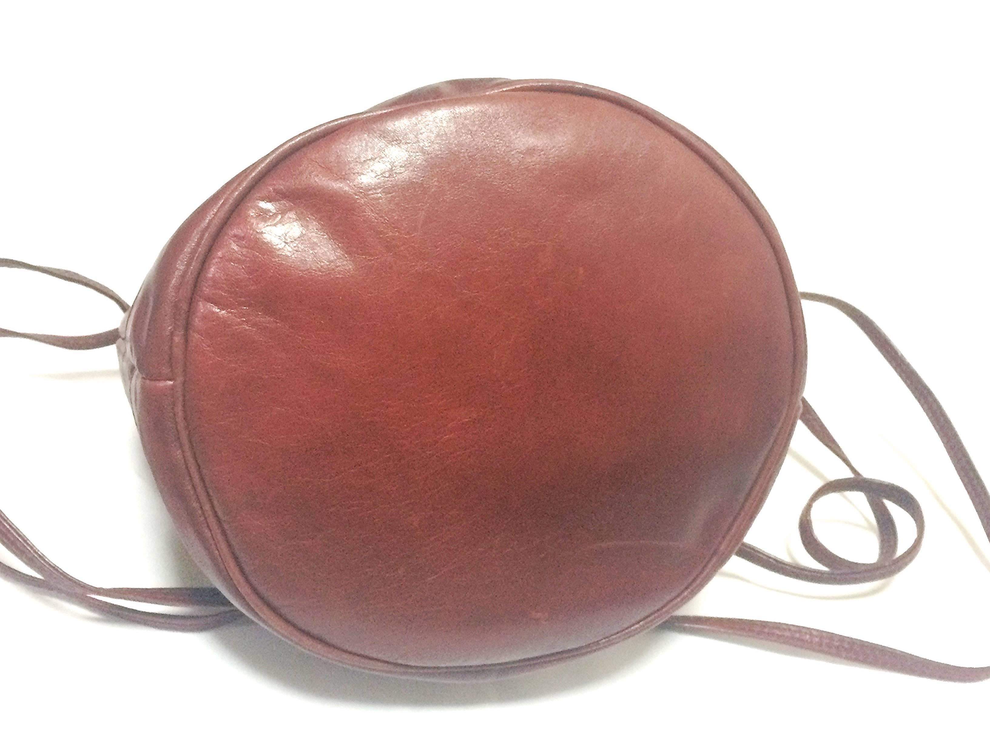 Vintage Celine wine brown nappa leather hobo bucket shoulder bag with blason For Sale 1