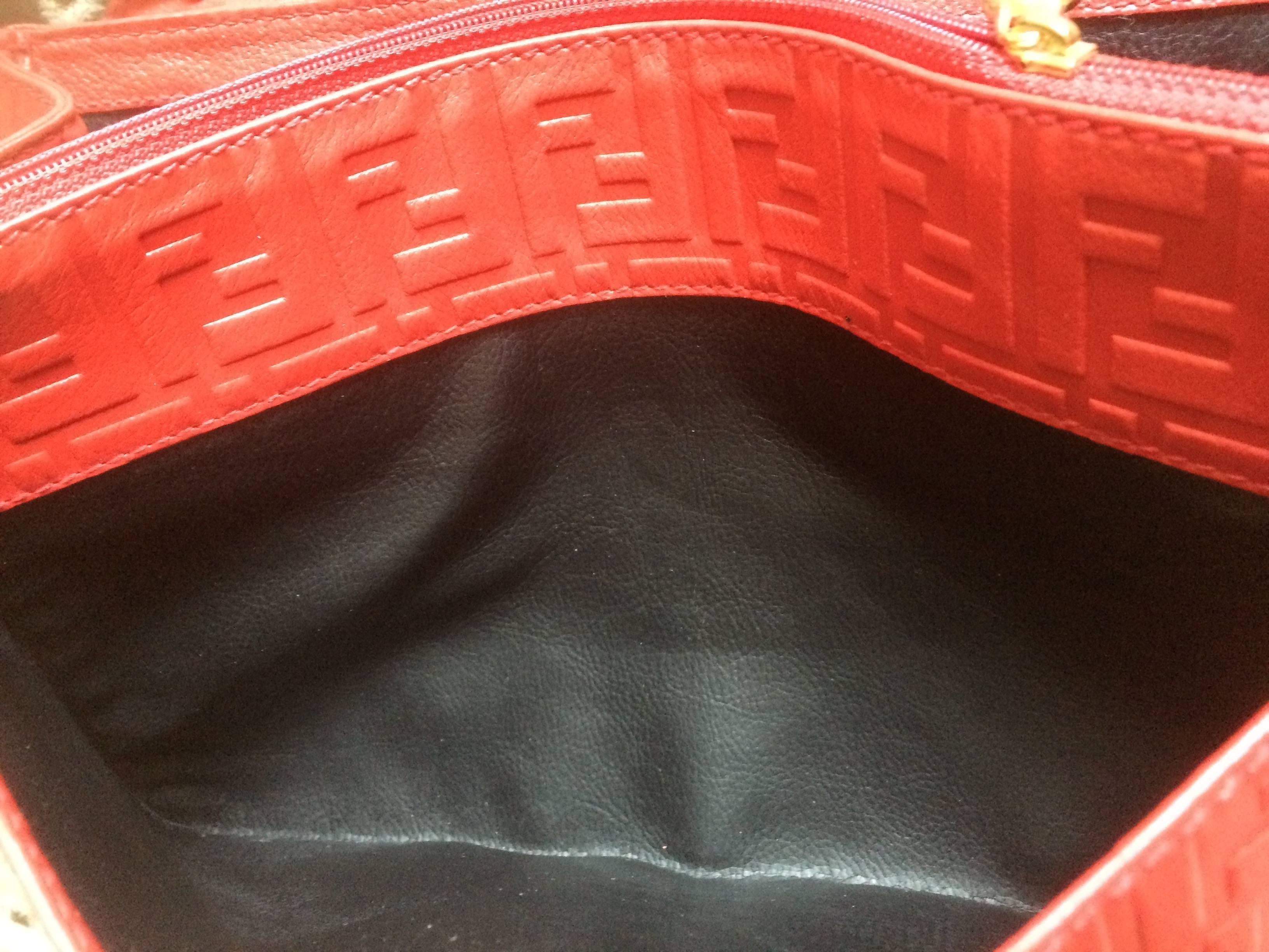 MINT. Vintage FENDI red genuine leather shoulder bag with FF embossed logo. For Sale 1