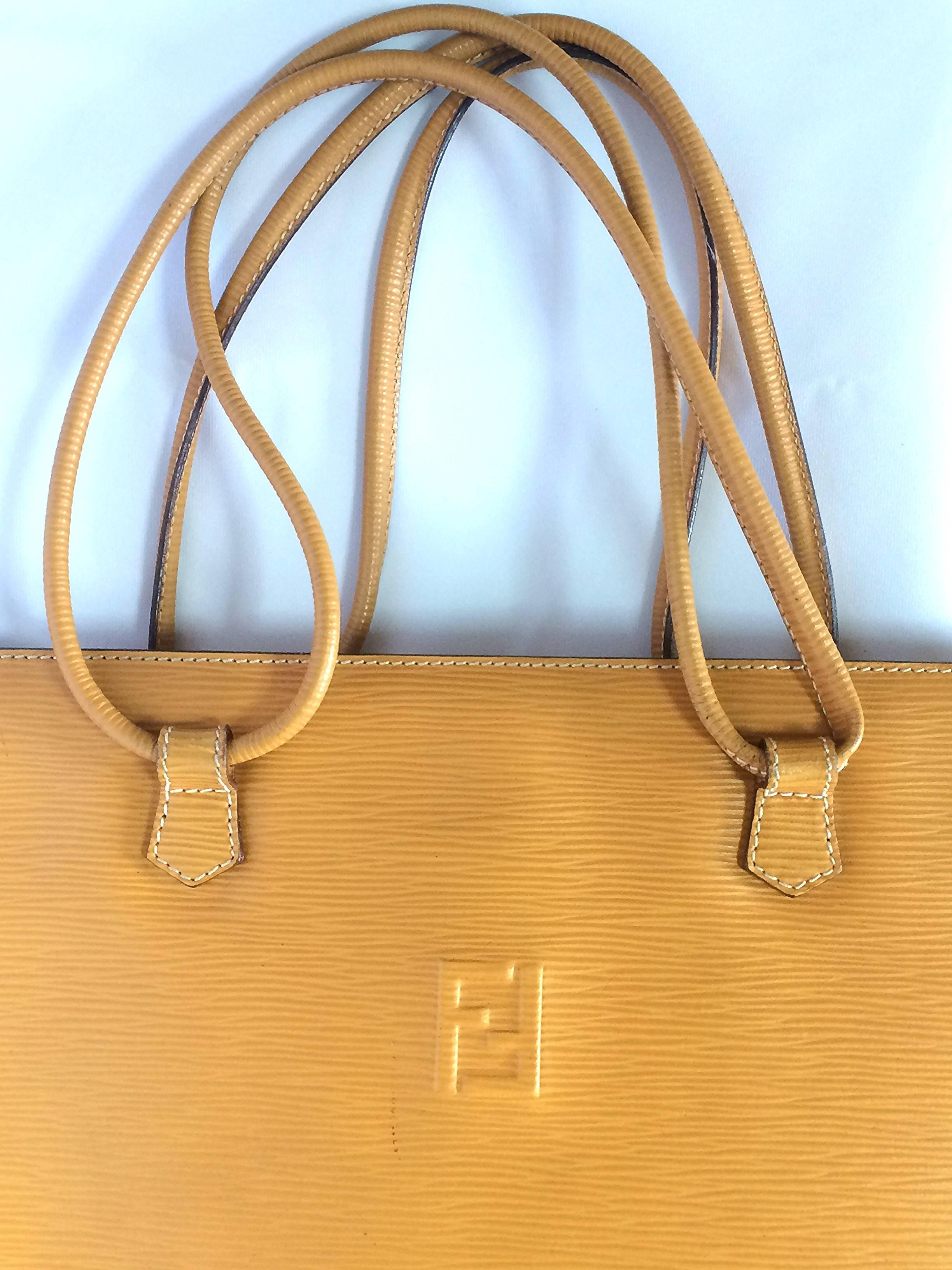 Vintage FENDI light mustard yellow epi leather extra large shoppers tote bag. In Good Condition In Kashiwa, Chiba