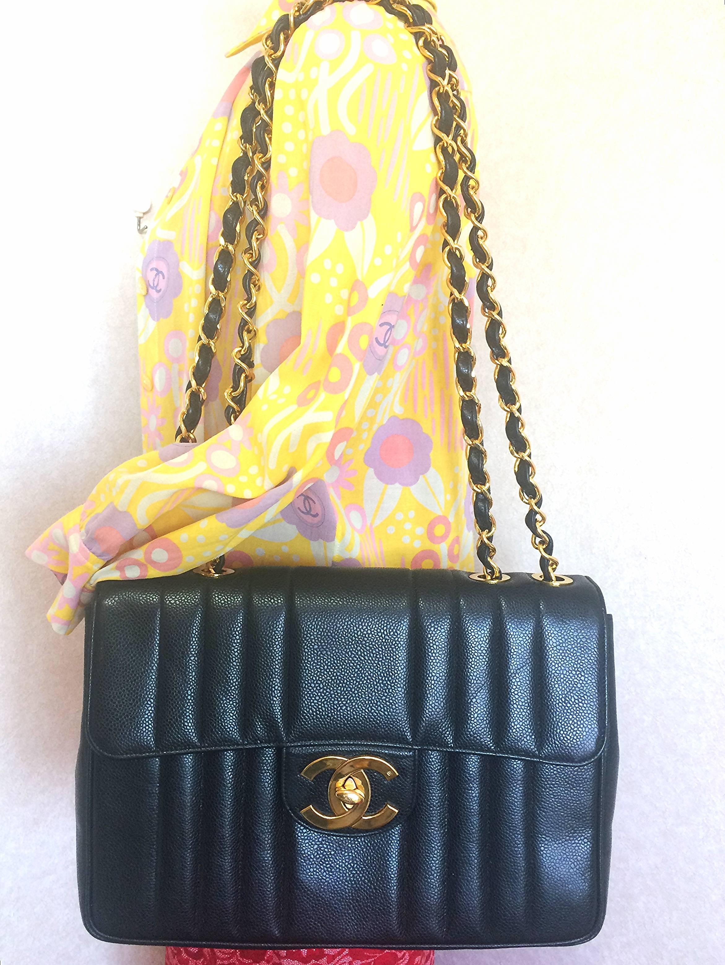 Vintage CHANEL black 2.55 jumbo caviar large shoulder bag, vertical stitches. For Sale 2