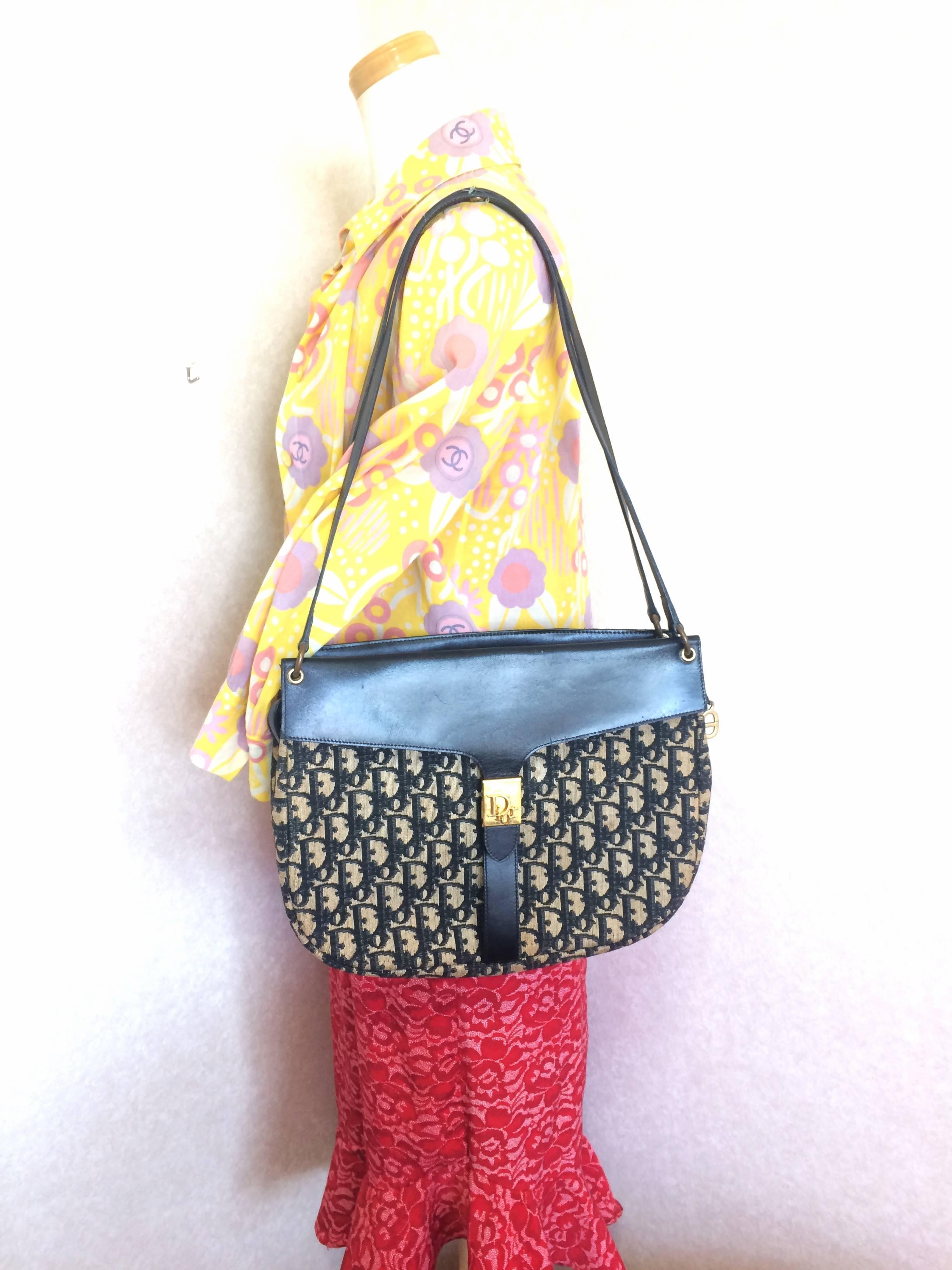 80's vintage Christian Dior navy trotter shoulder bag. Modele Exclusif purse. 2